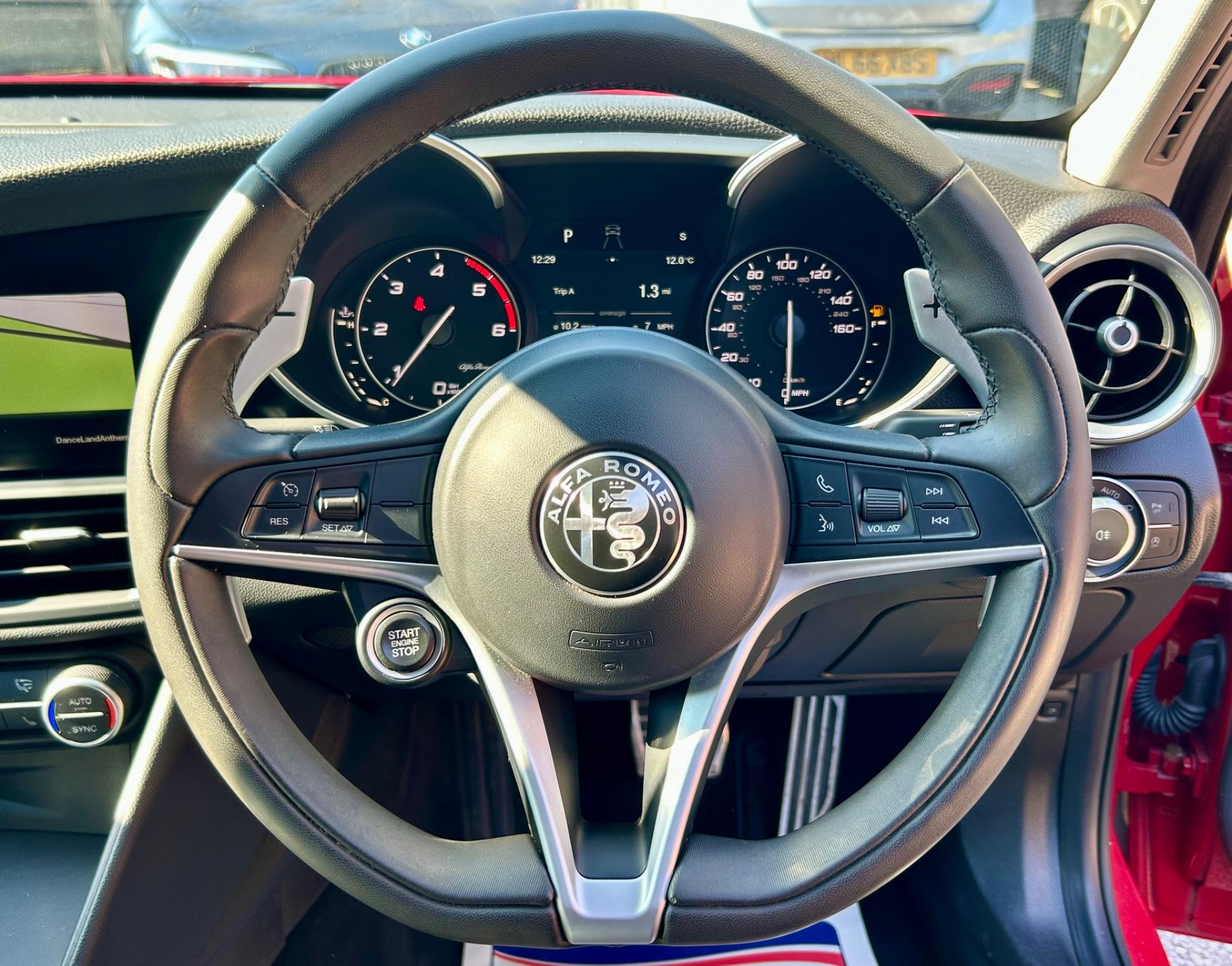 Alfa Romeo Giulia view 27
