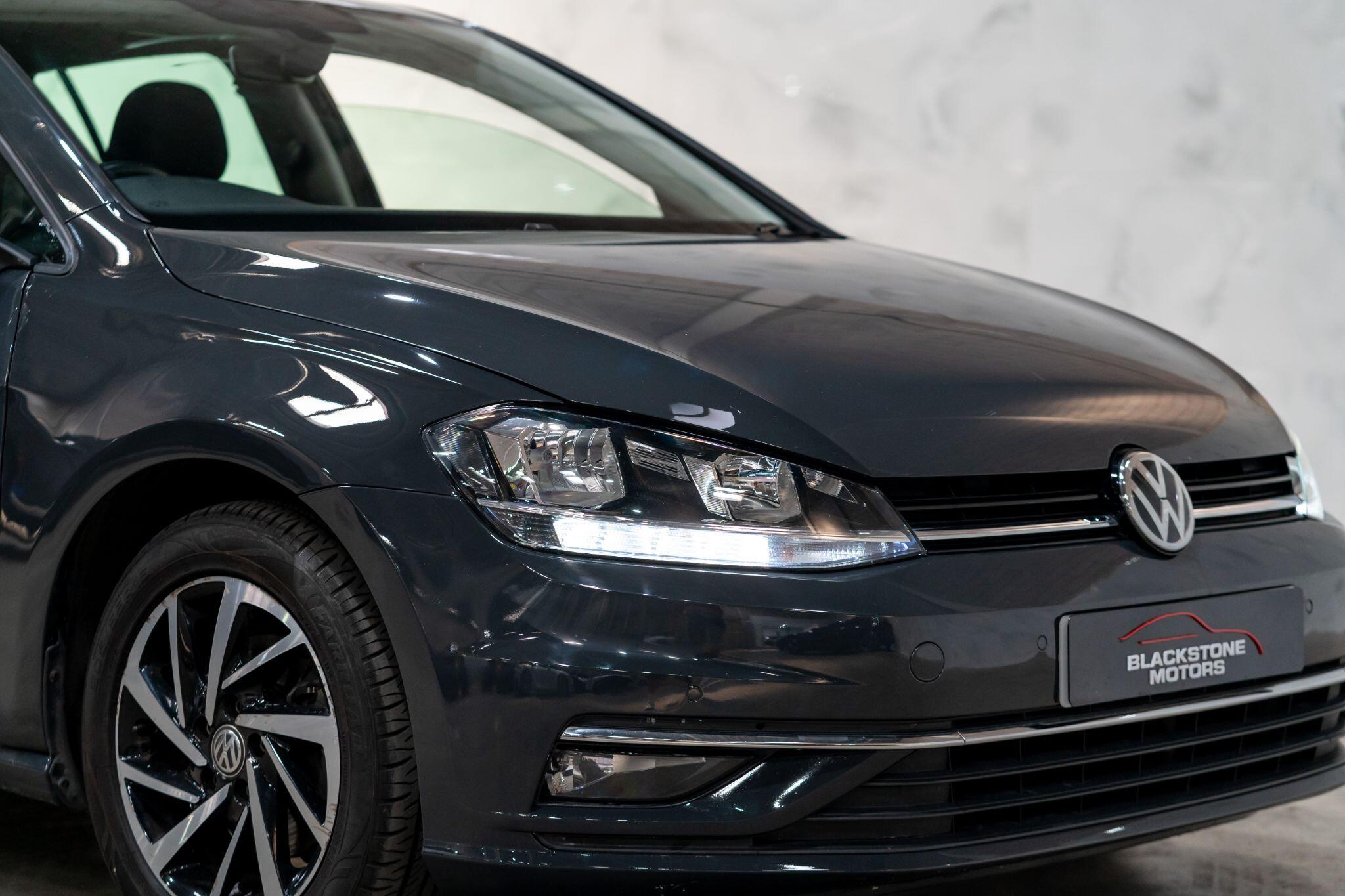 Volkswagen Golf view 9