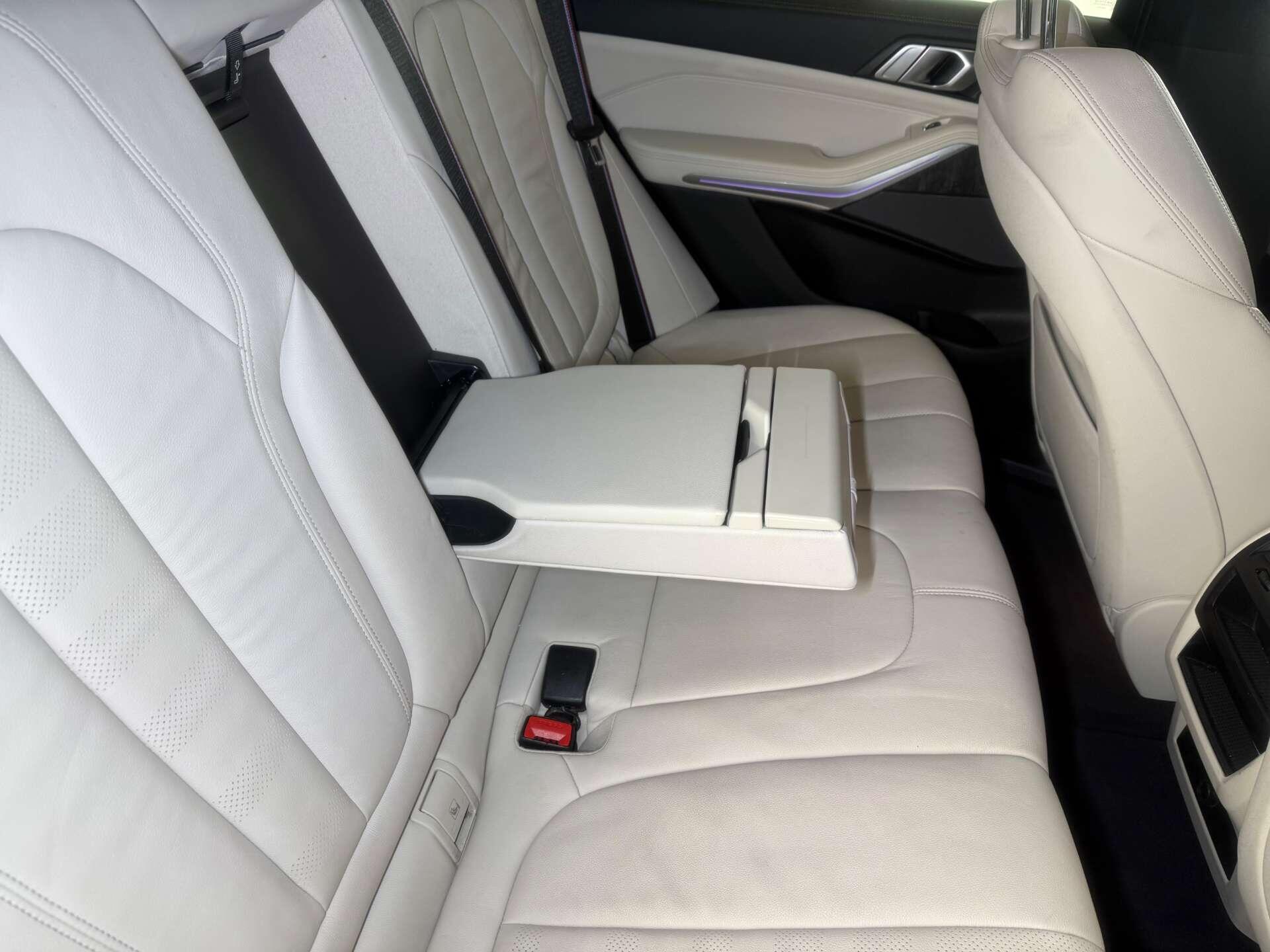BMW X5 view 24