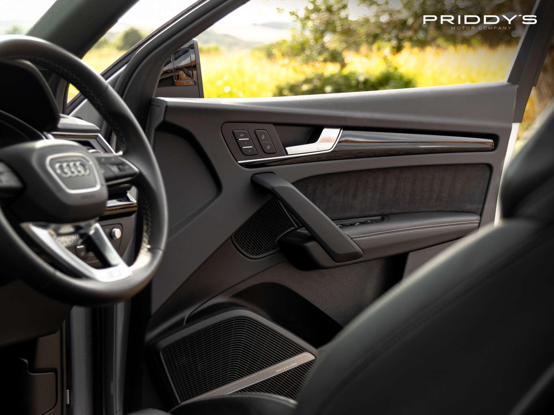 Audi Q5 view 32