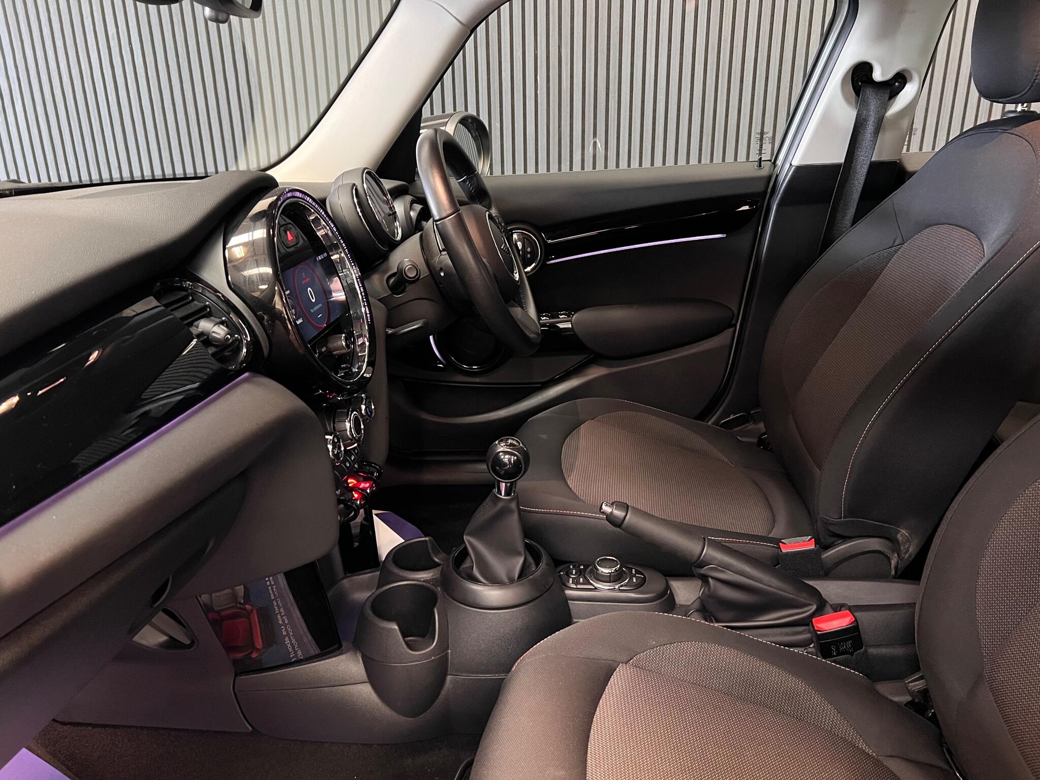 Mini Hatch view 22