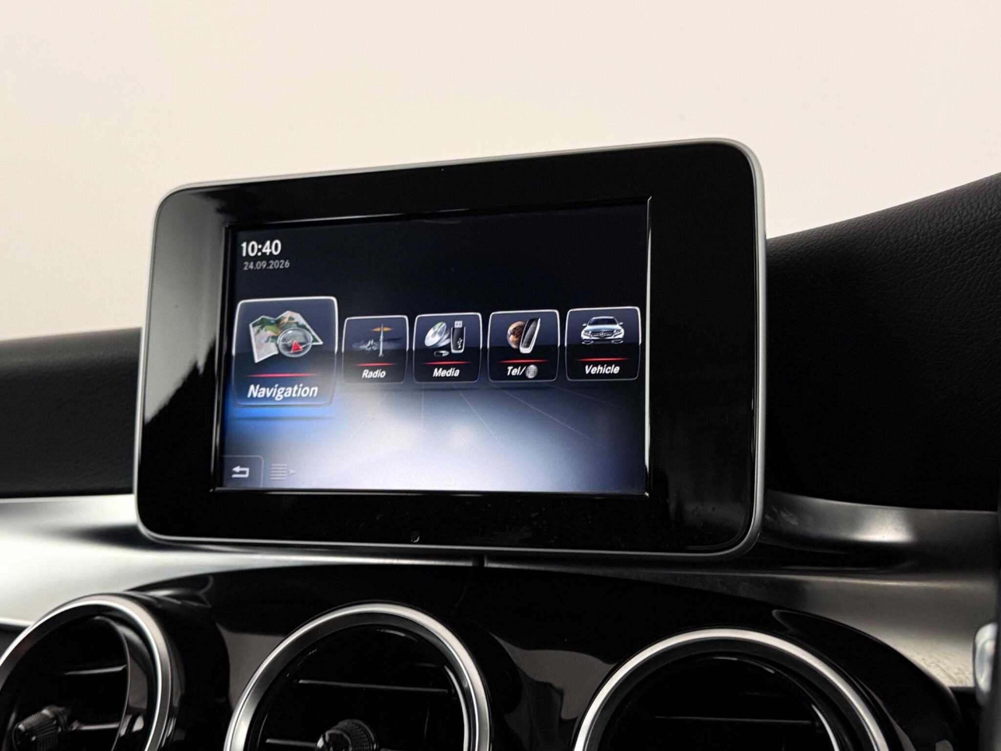 Mercedes-Benz C-Class view 18