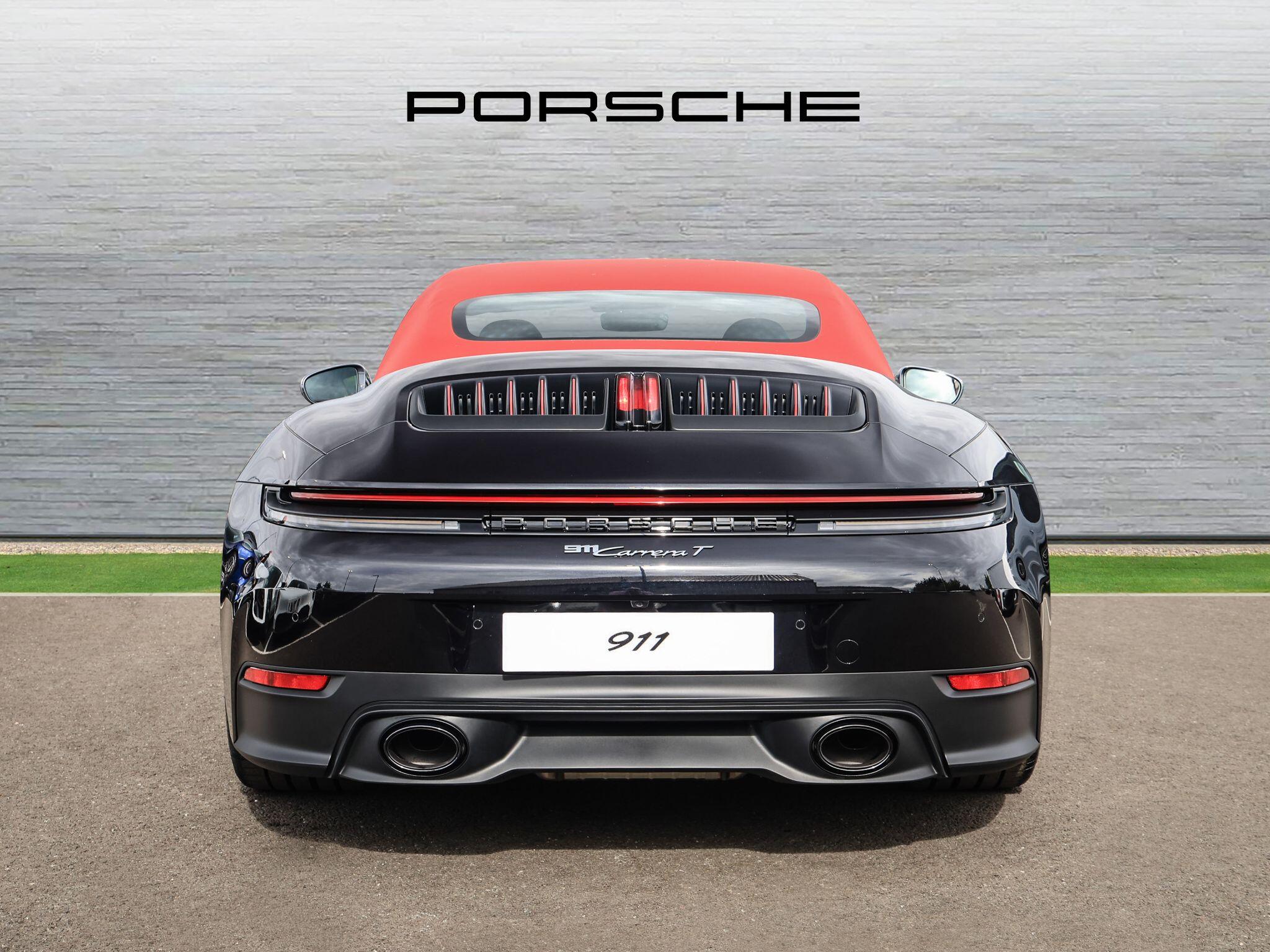 Porsche 911 view 9