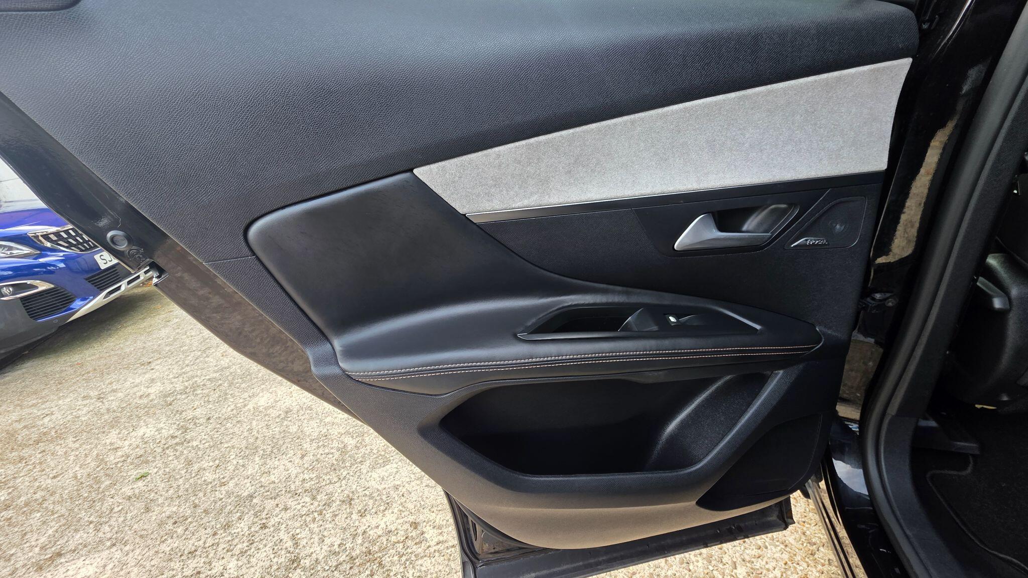 Peugeot 3008 view 42