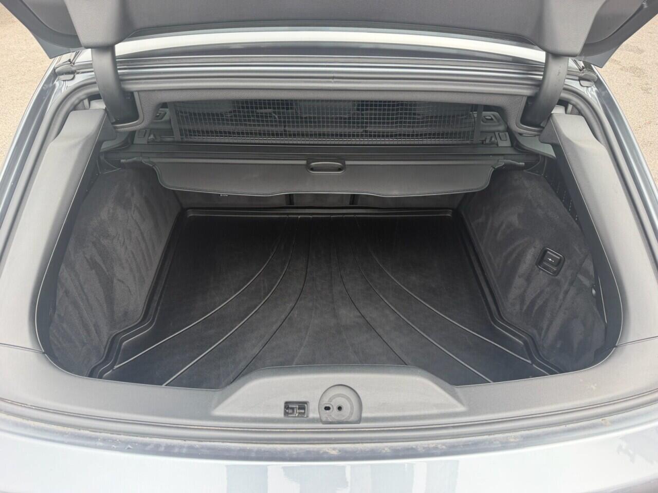 BMW 5 Series view 36