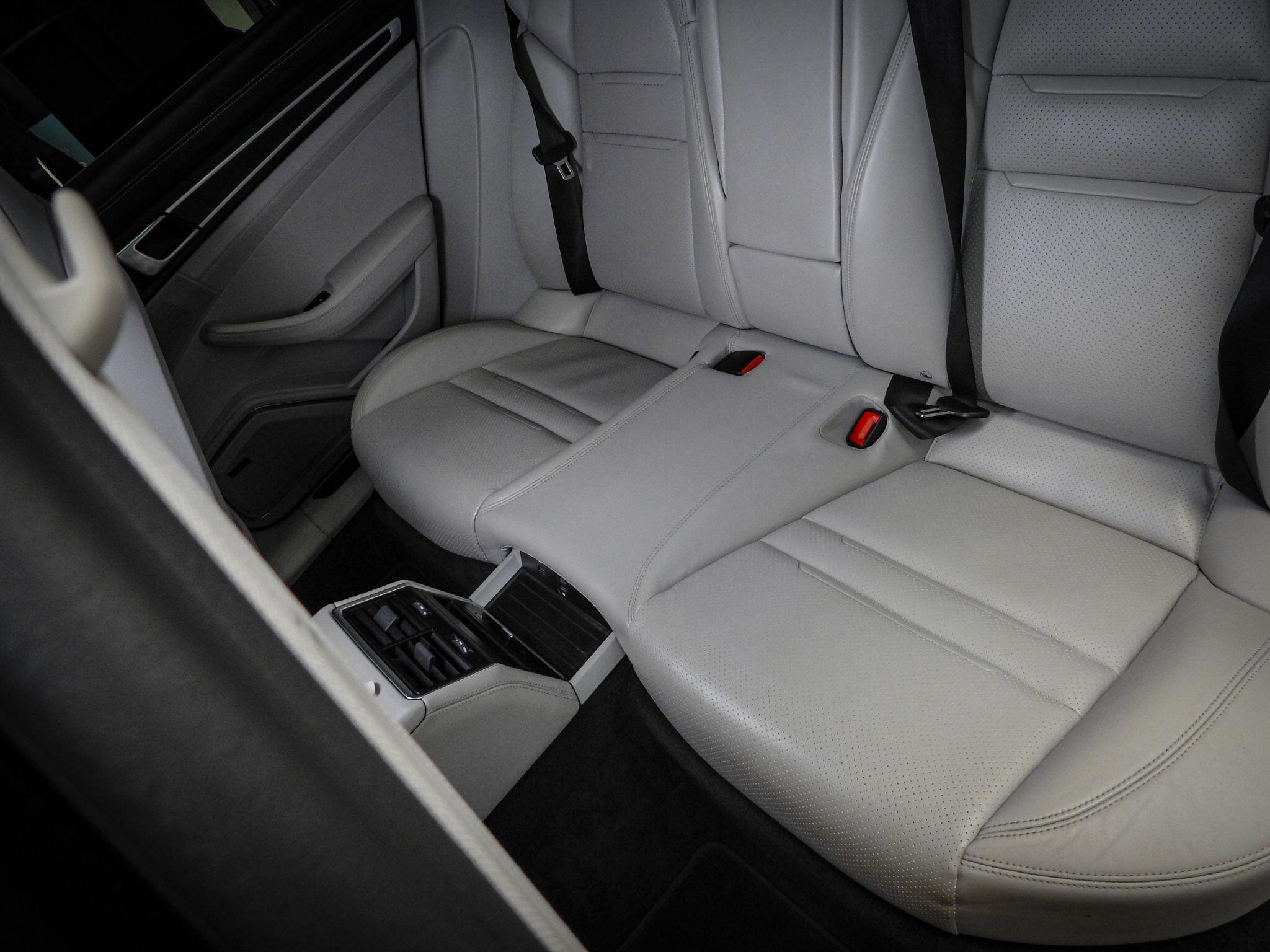 Porsche Panamera view 43