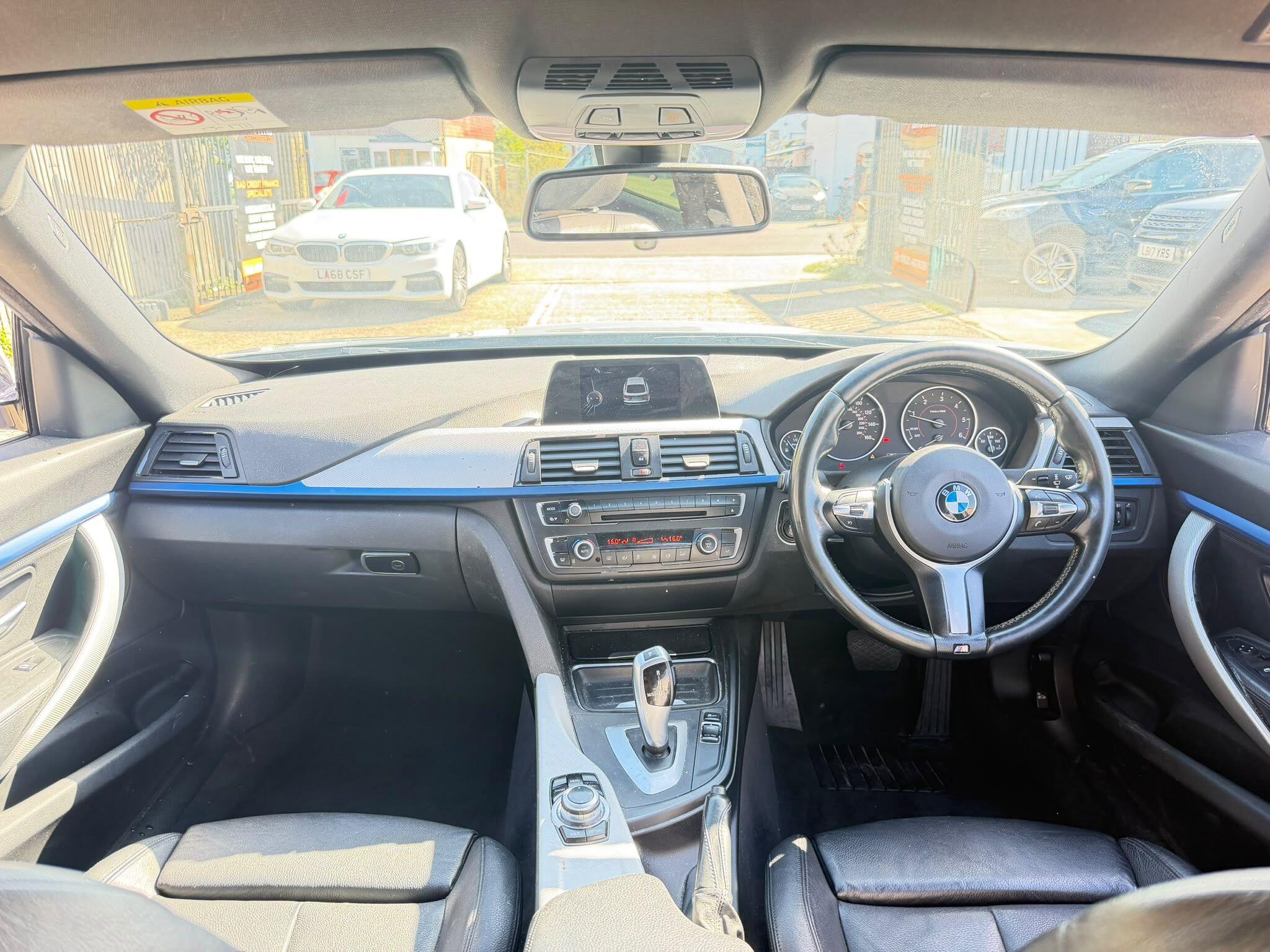 BMW 3 Series view 11