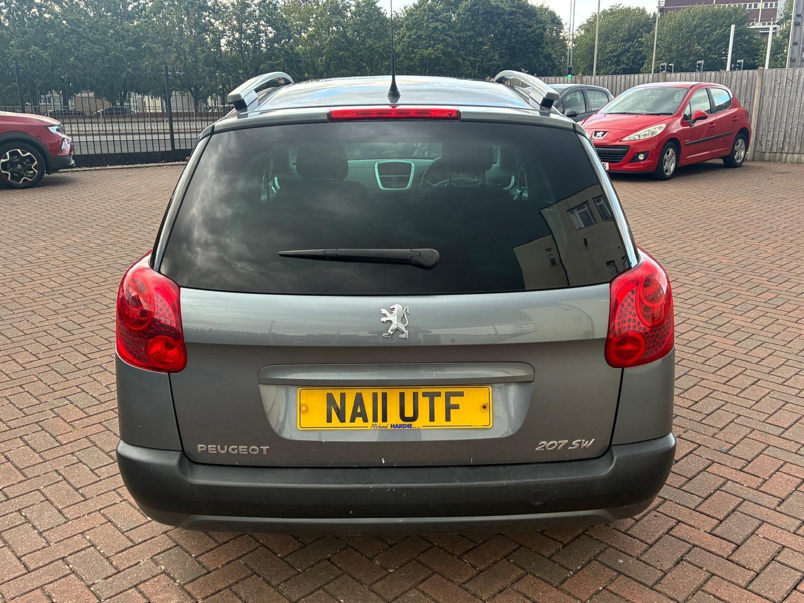 Peugeot 207 view 8