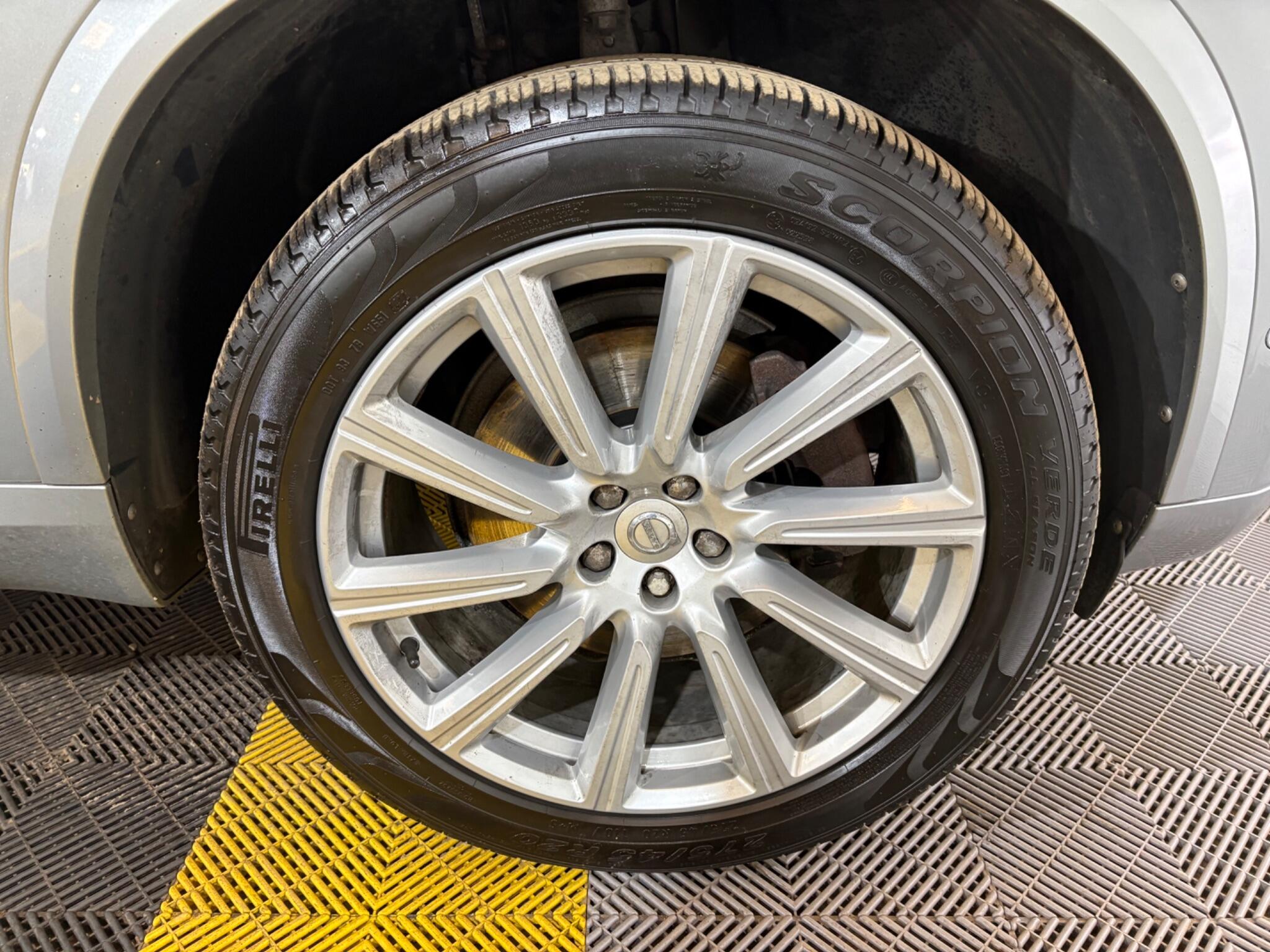 Volvo XC90 view 92