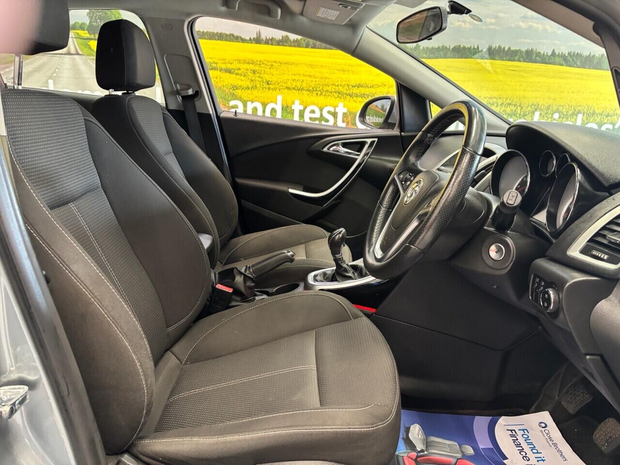 Vauxhall Astra view 14
