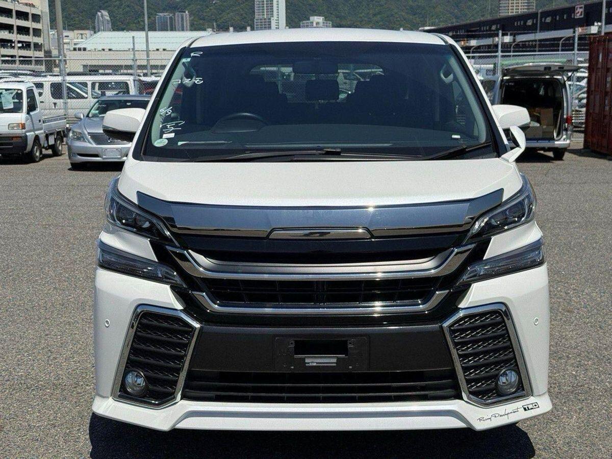 Toyota Vellfire view 4