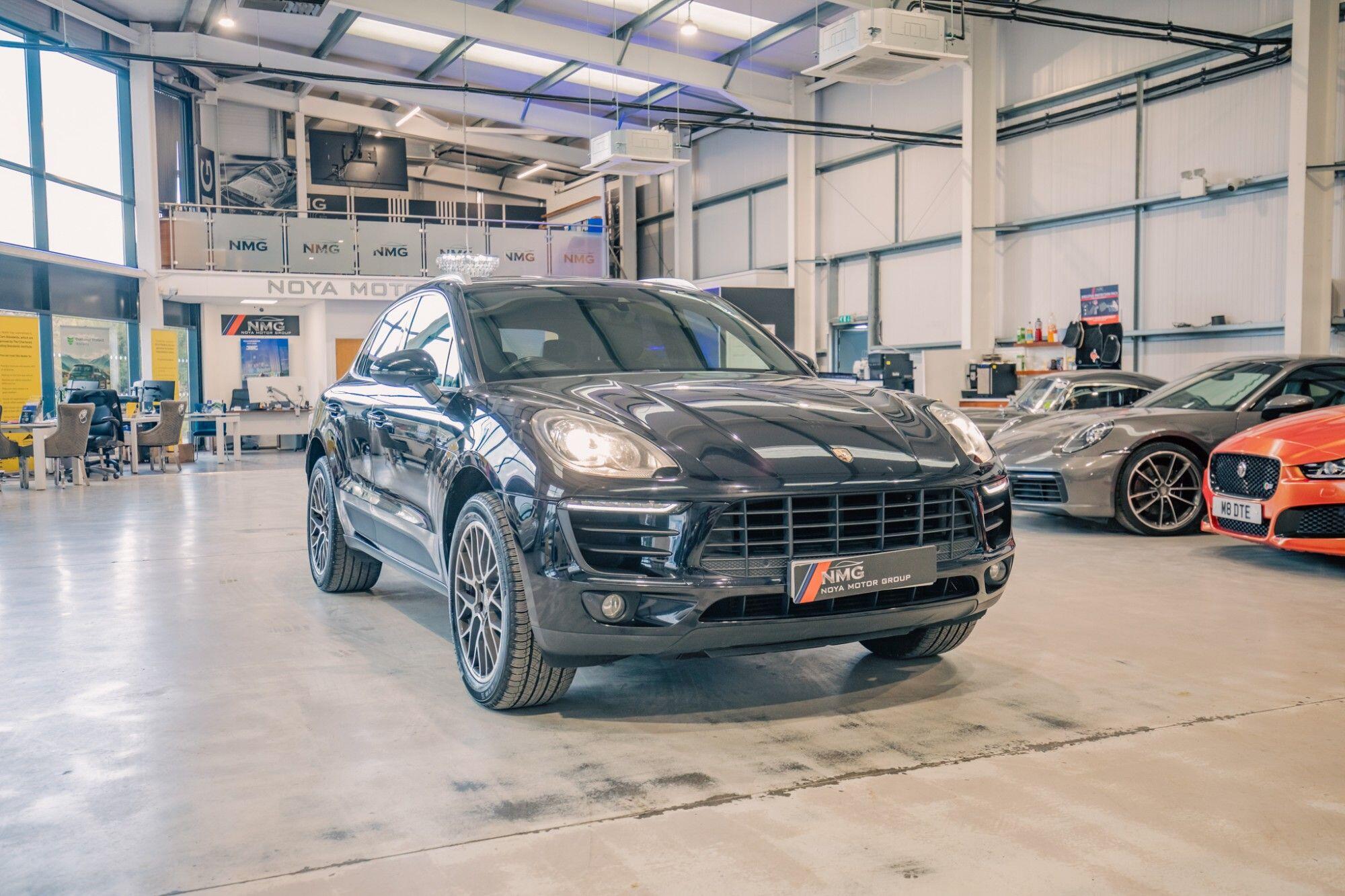 Porsche Macan view 27