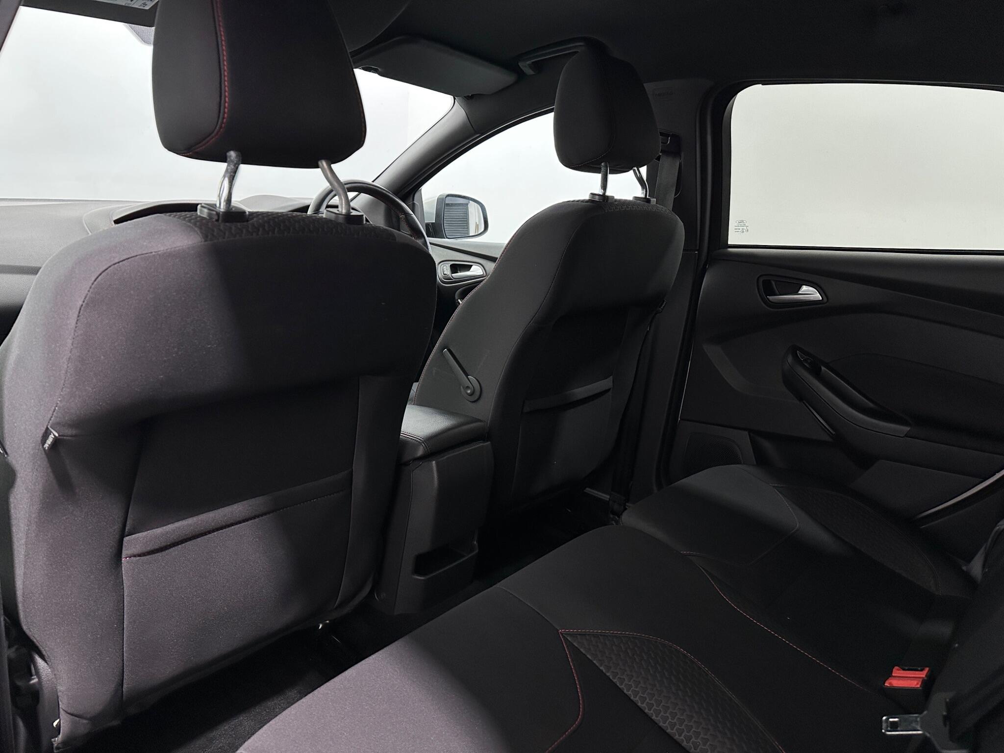 Ford Focus view 37