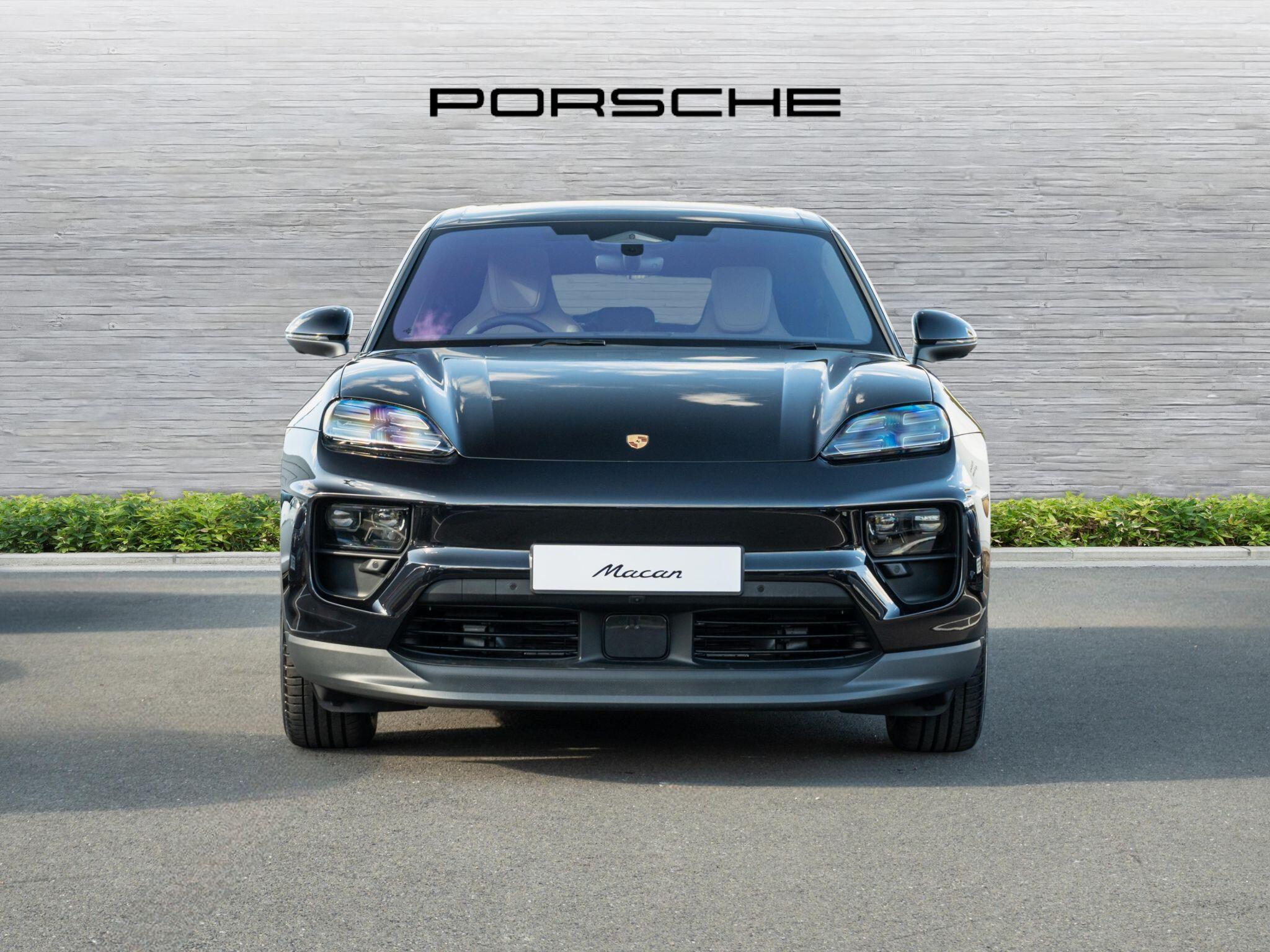 Porsche Macan view 5