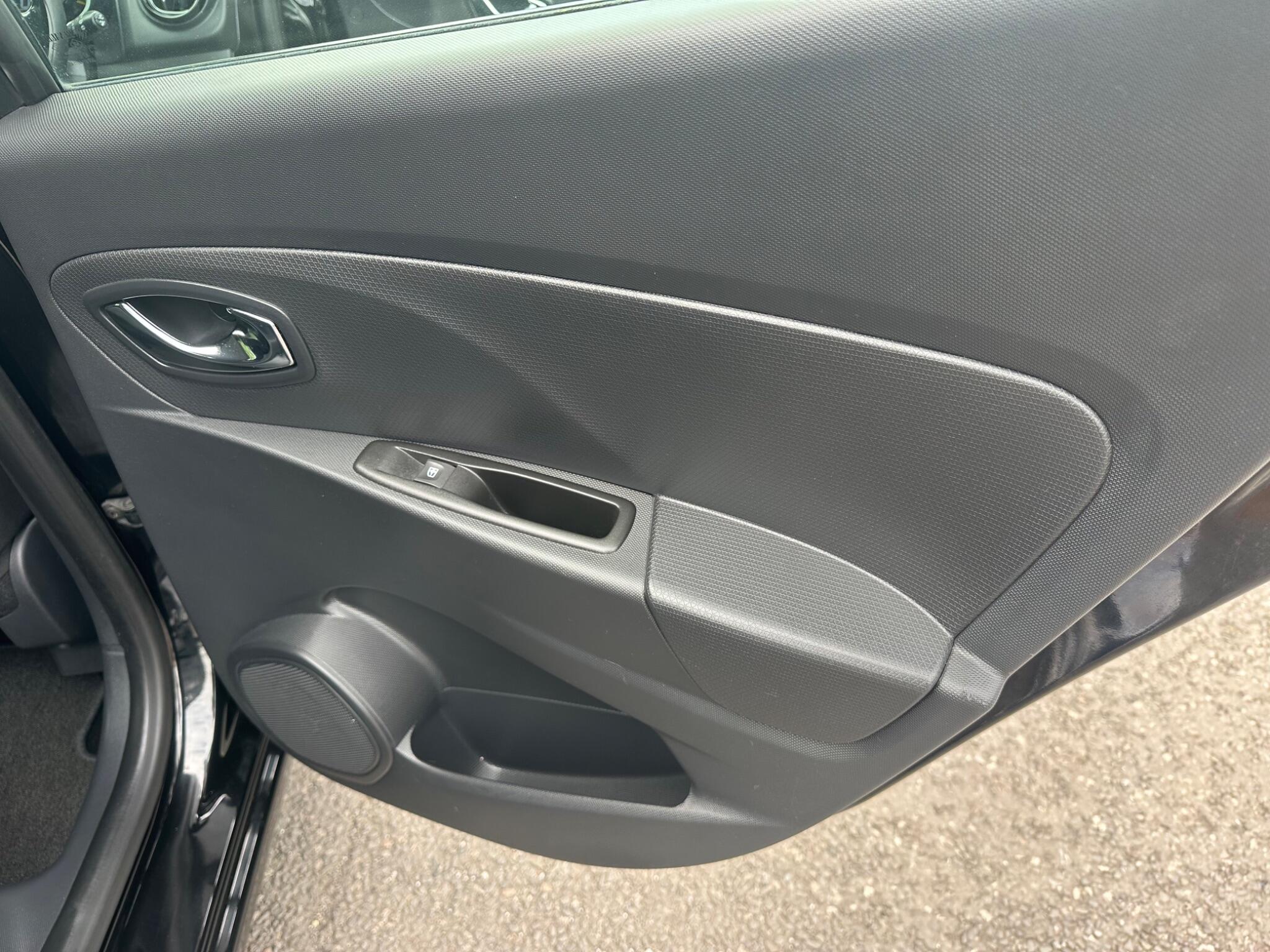 Renault Clio view 27