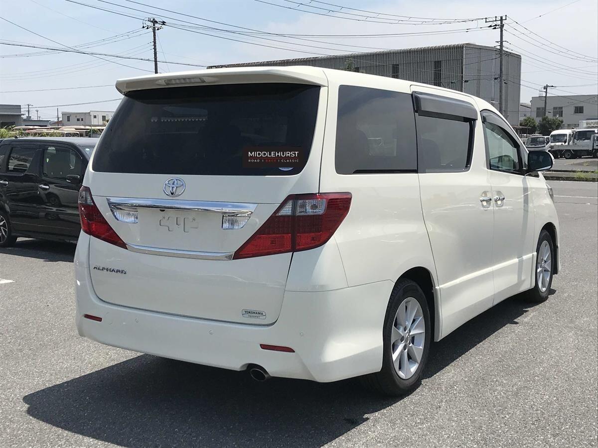 Toyota Alphard view 8