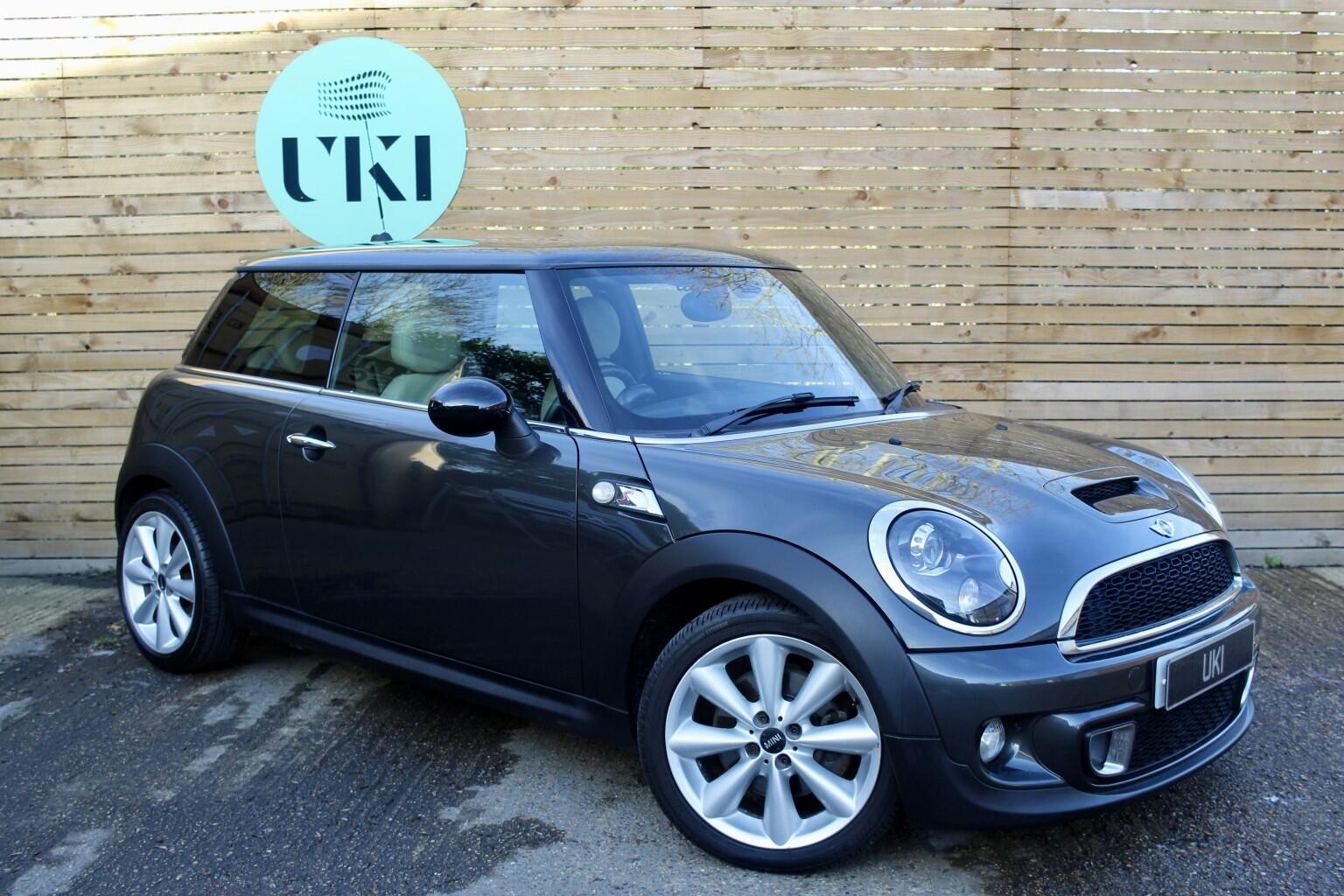 Mini Hatch view 4