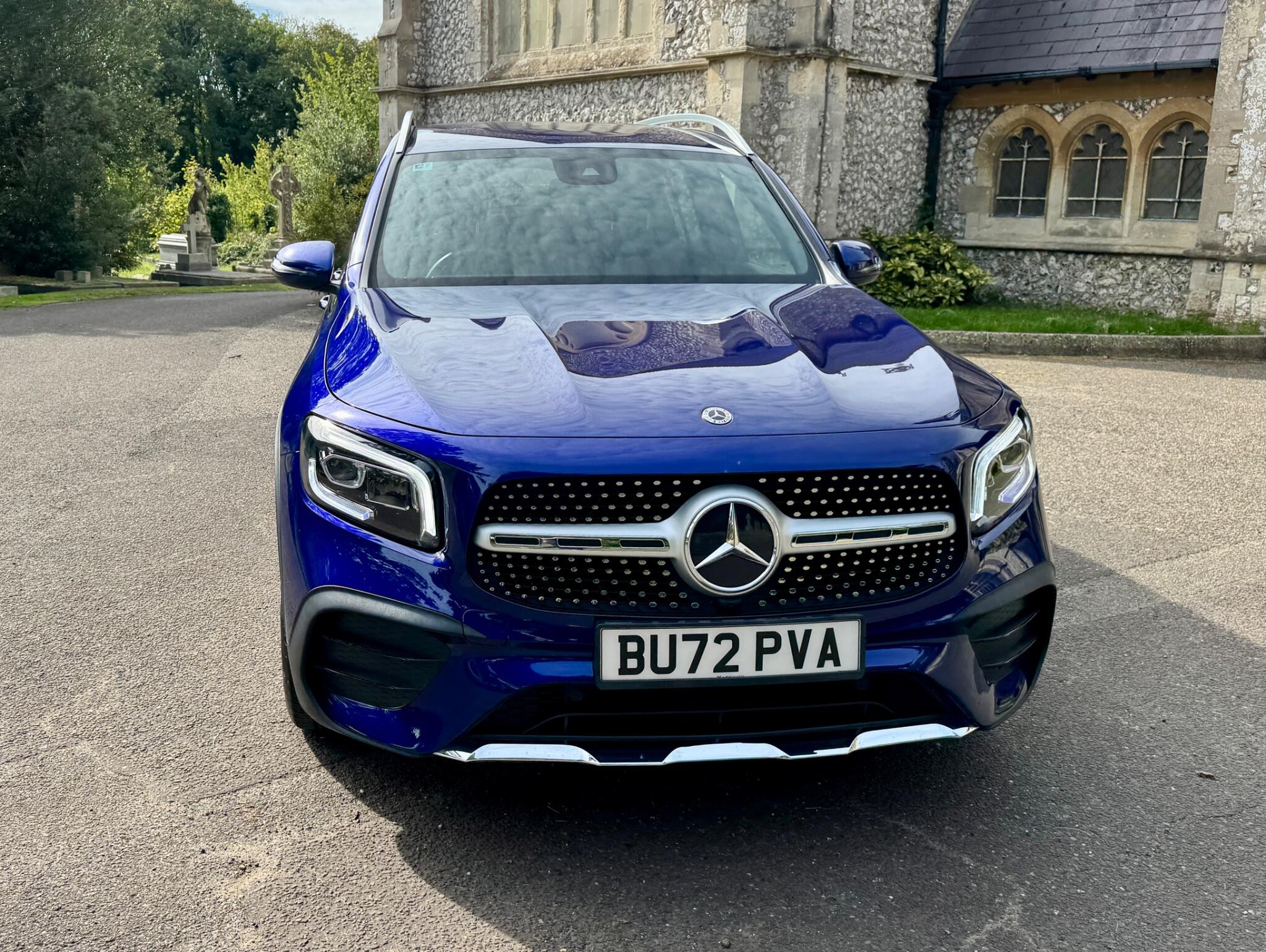 Mercedes-Benz GLB view 10