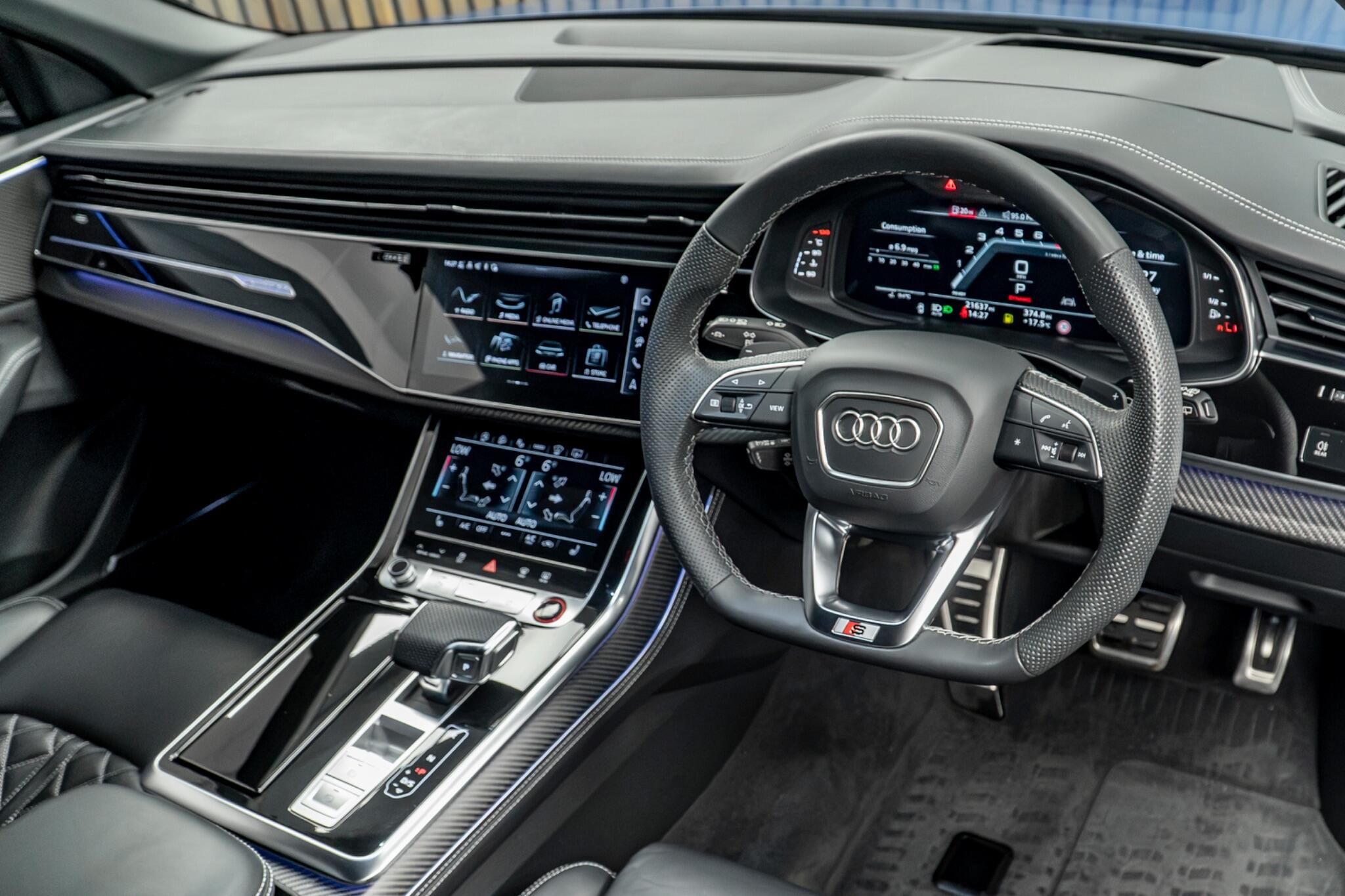 Audi SQ8 view 22