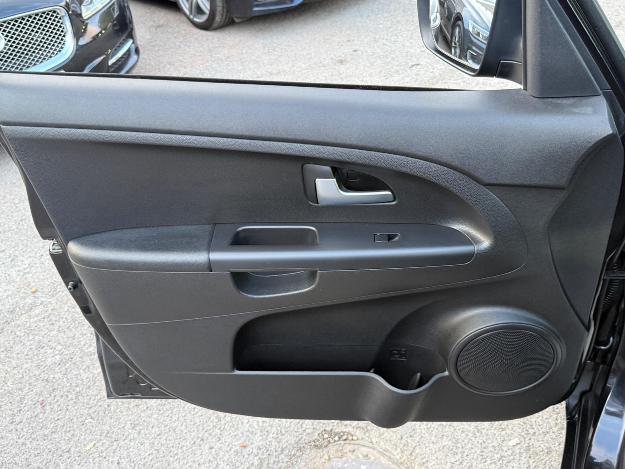 Kia Venga - Image 48