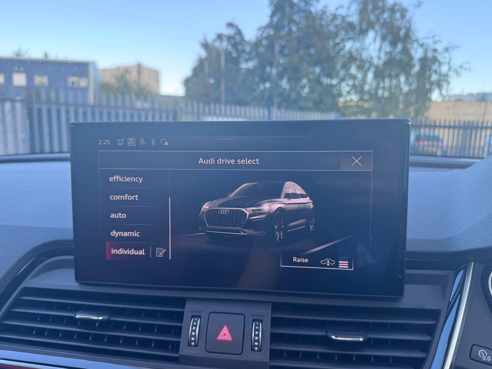 Audi SQ5 view 37
