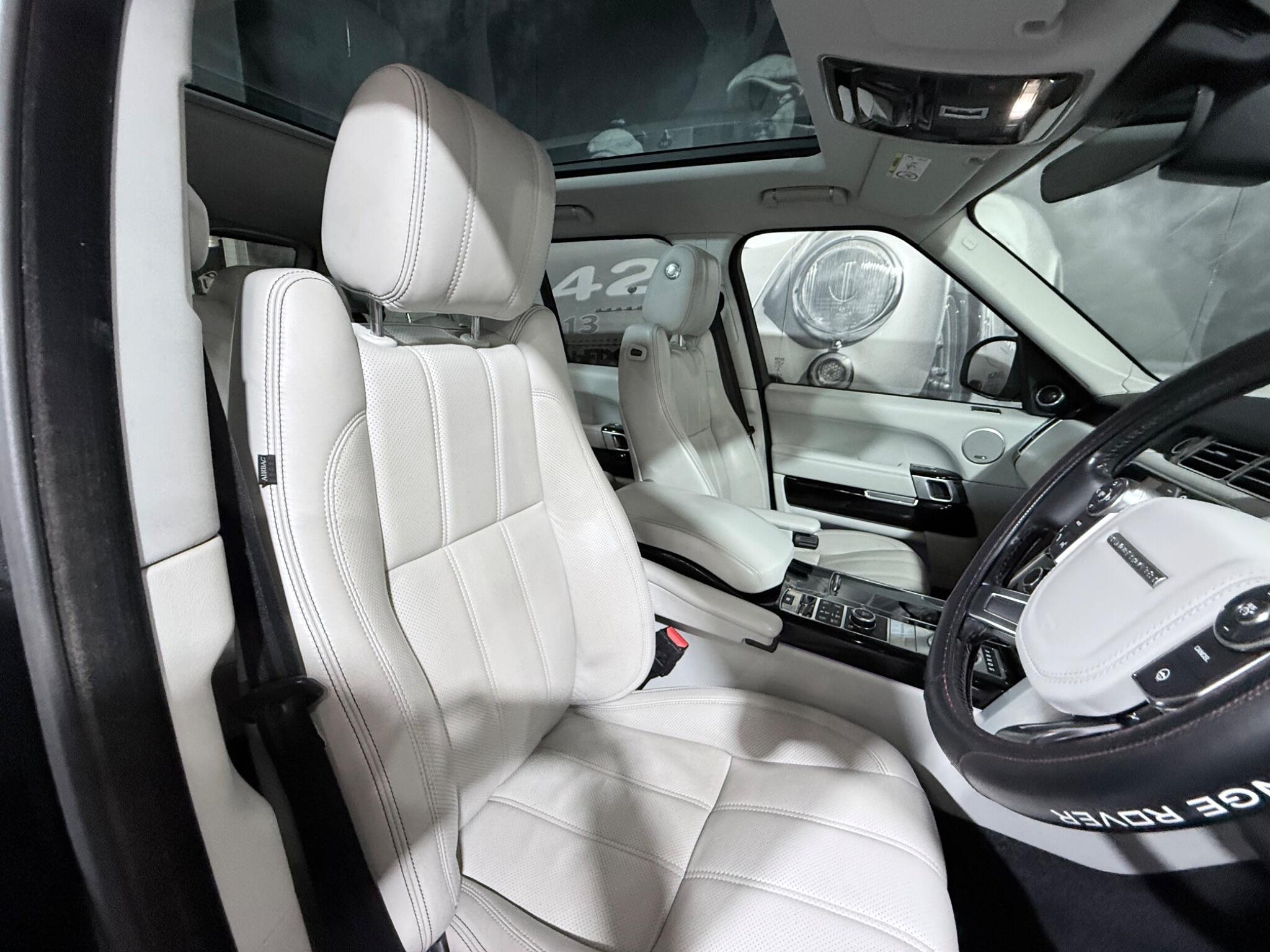 Land Rover Range Rover view 8