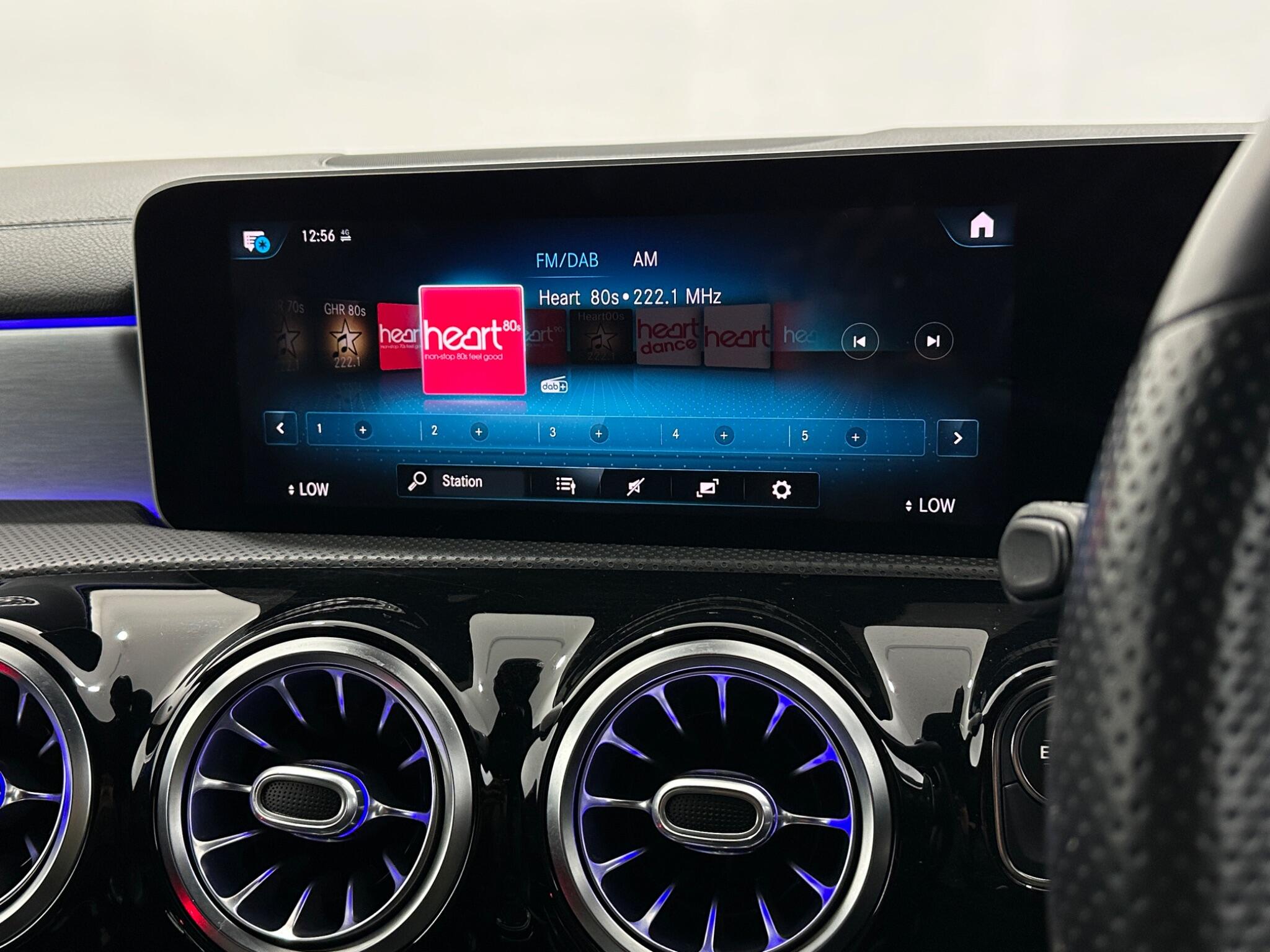 Mercedes-Benz Cla view 28
