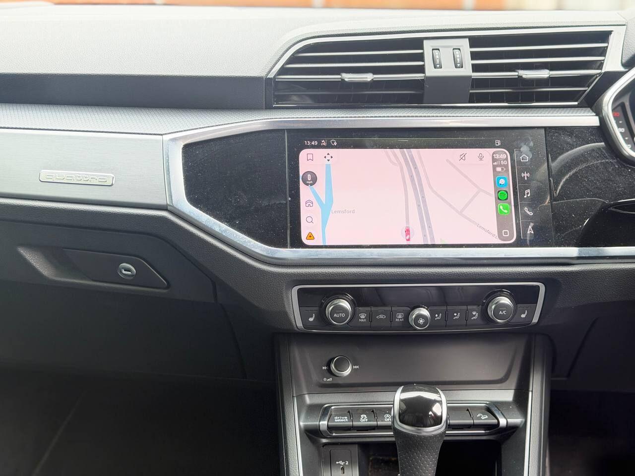 Audi Q3 view 27