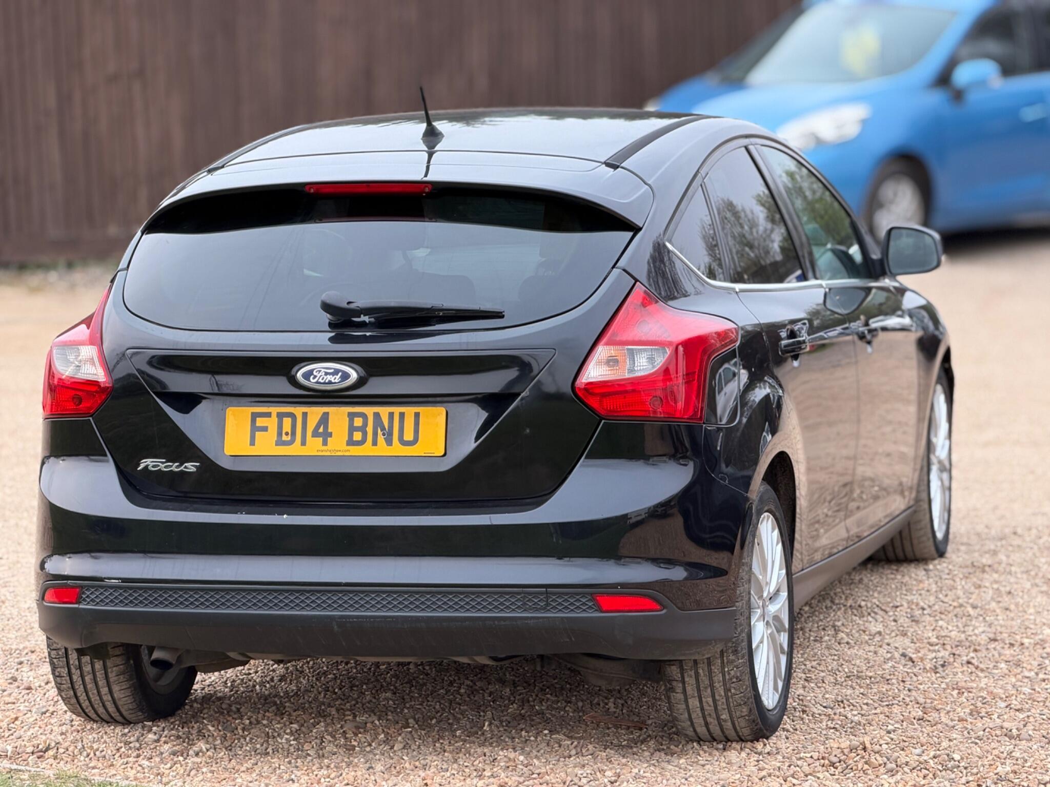 2014 Ford Focus 1.6 TDCi Zetec Euro 5 (s/s) 5dr image 12