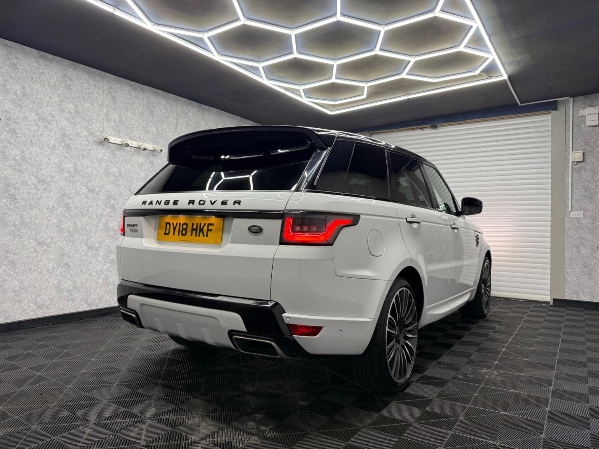 Land Rover Range Rover Sport view 2