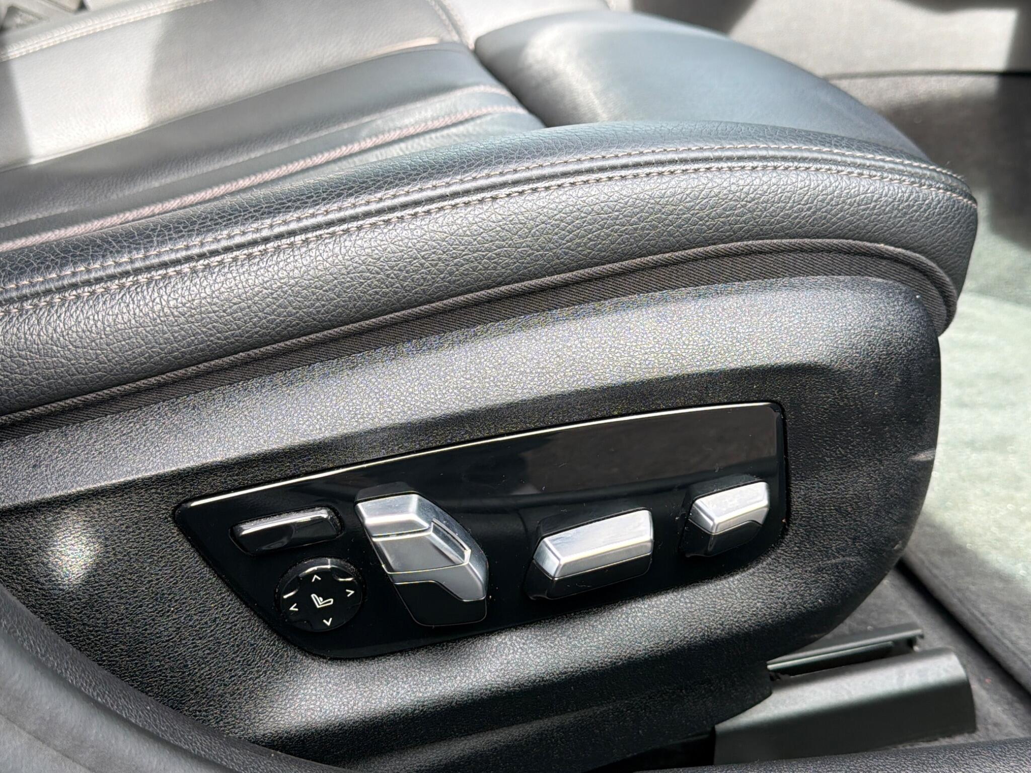 BMW 5 Series view 13