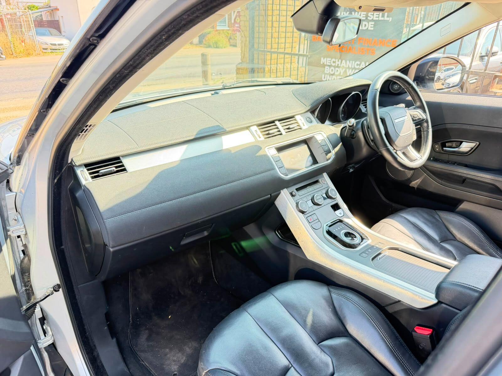 Land Rover Range Rover Evoque view 8