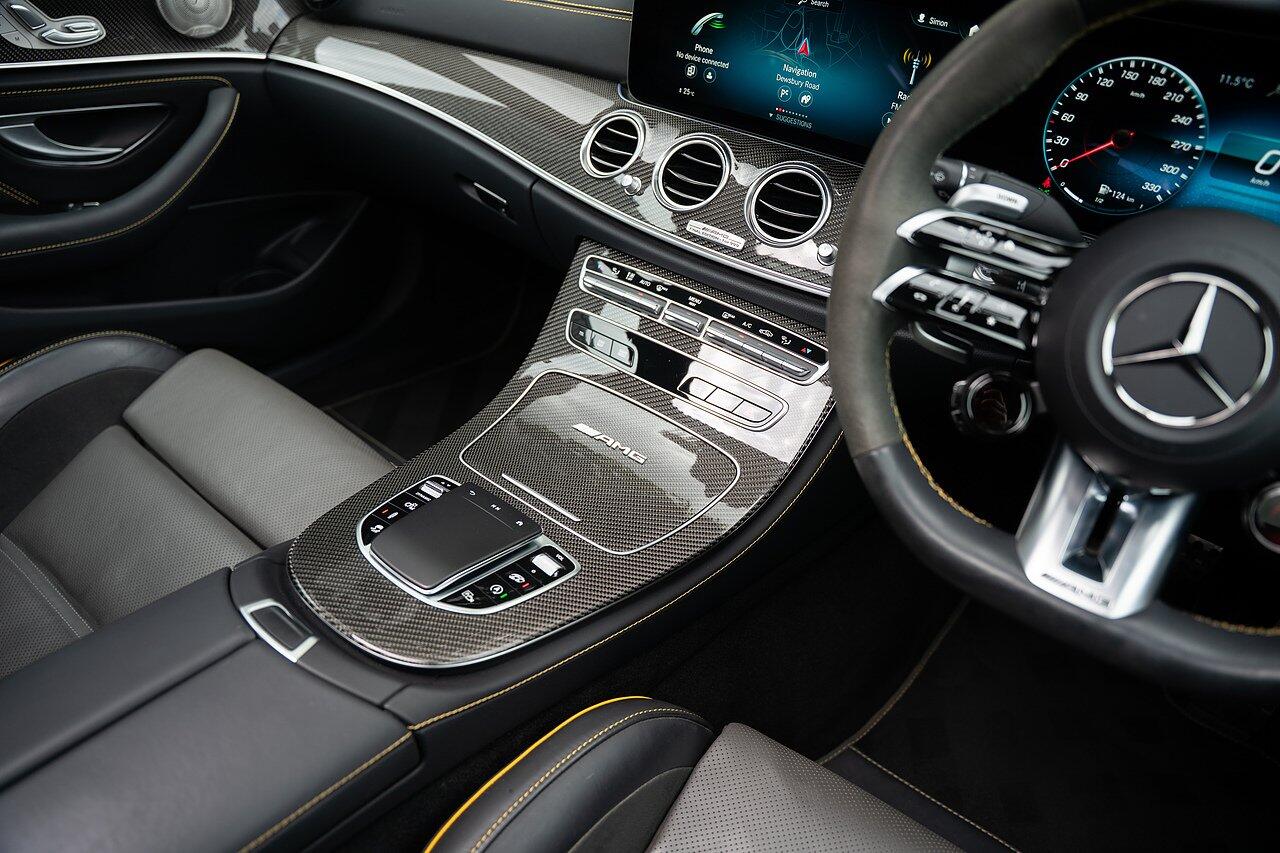 Mercedes-Benz E-Class view 43