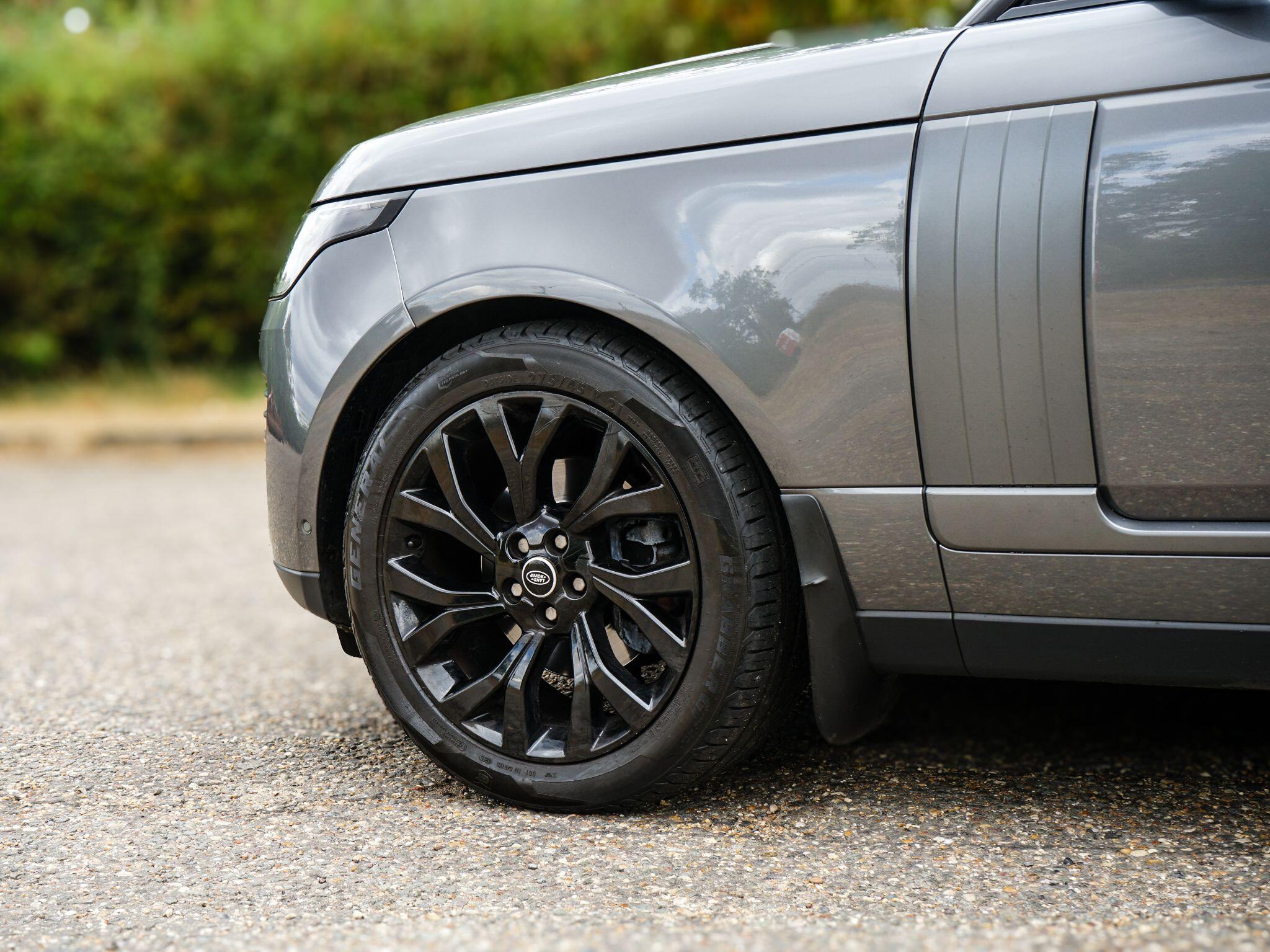 Land Rover Range Rover view 5