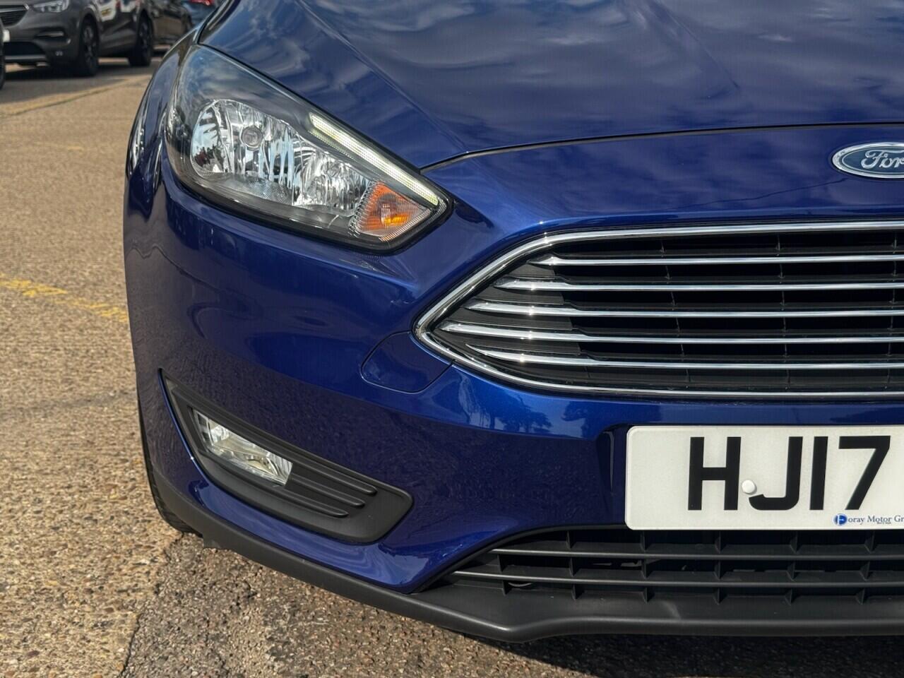 Ford Focus view 18