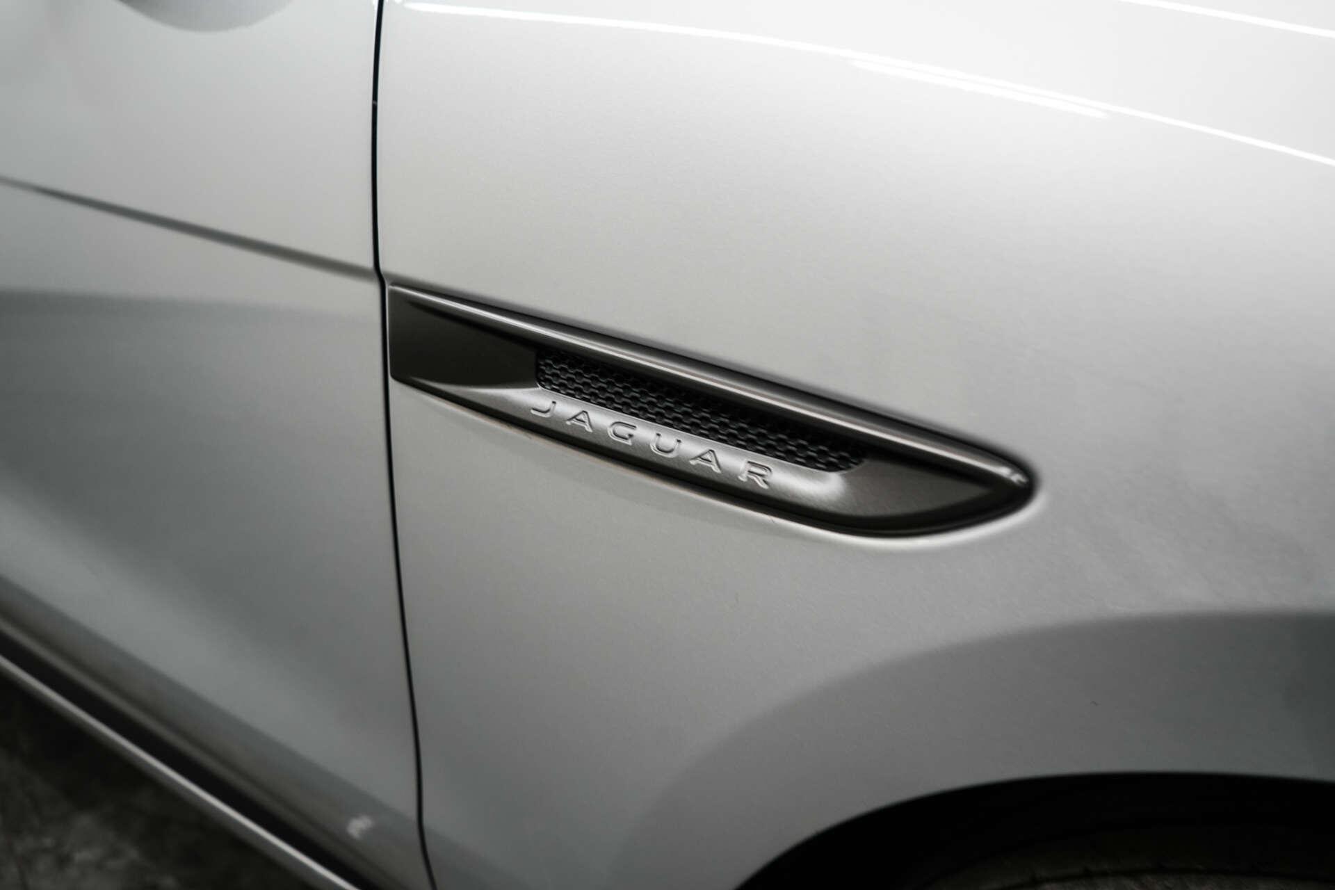 Jaguar F-Pace view 8