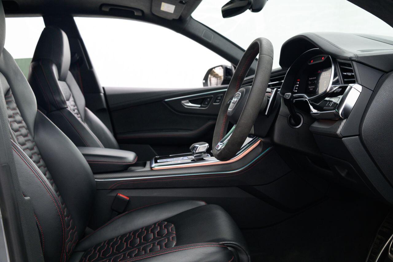 Audi RS Q8 view 16