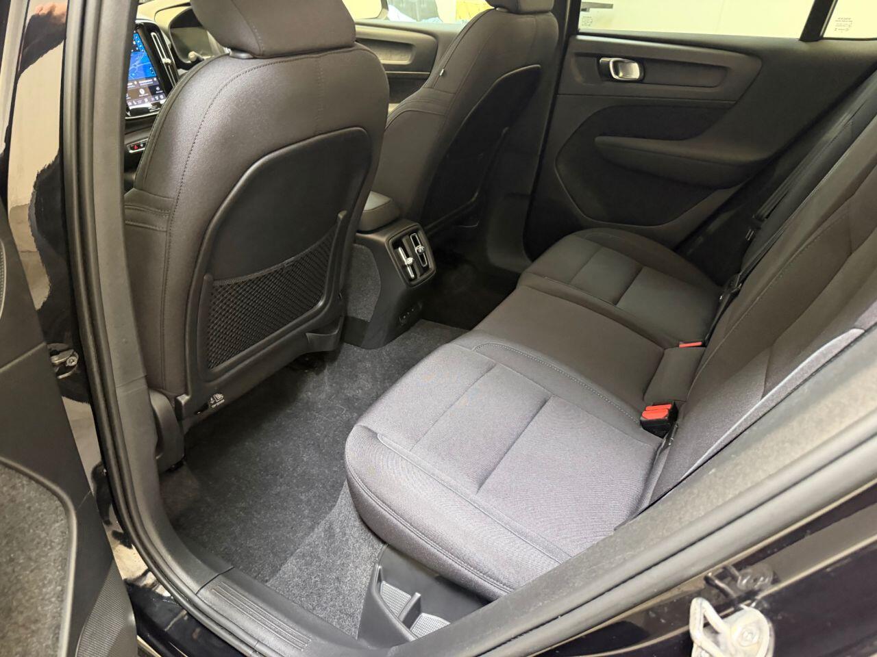 Volvo C40 view 42