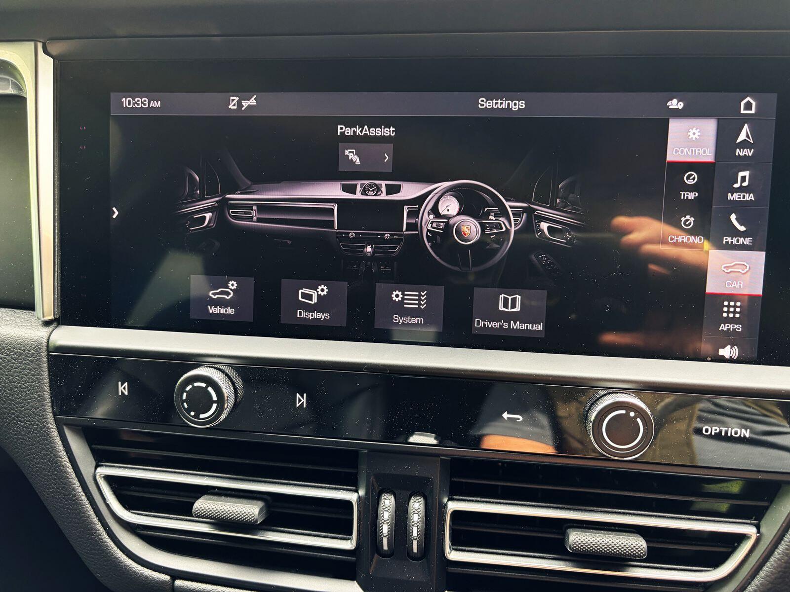 Porsche Macan view 26