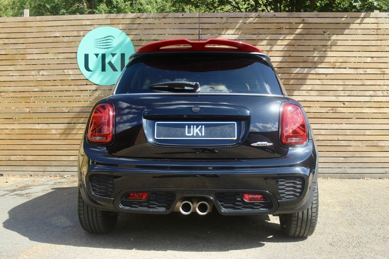 Mini Hatch view 6