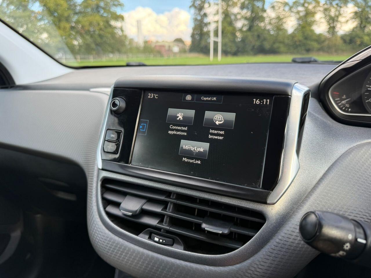 Peugeot 208 view 34