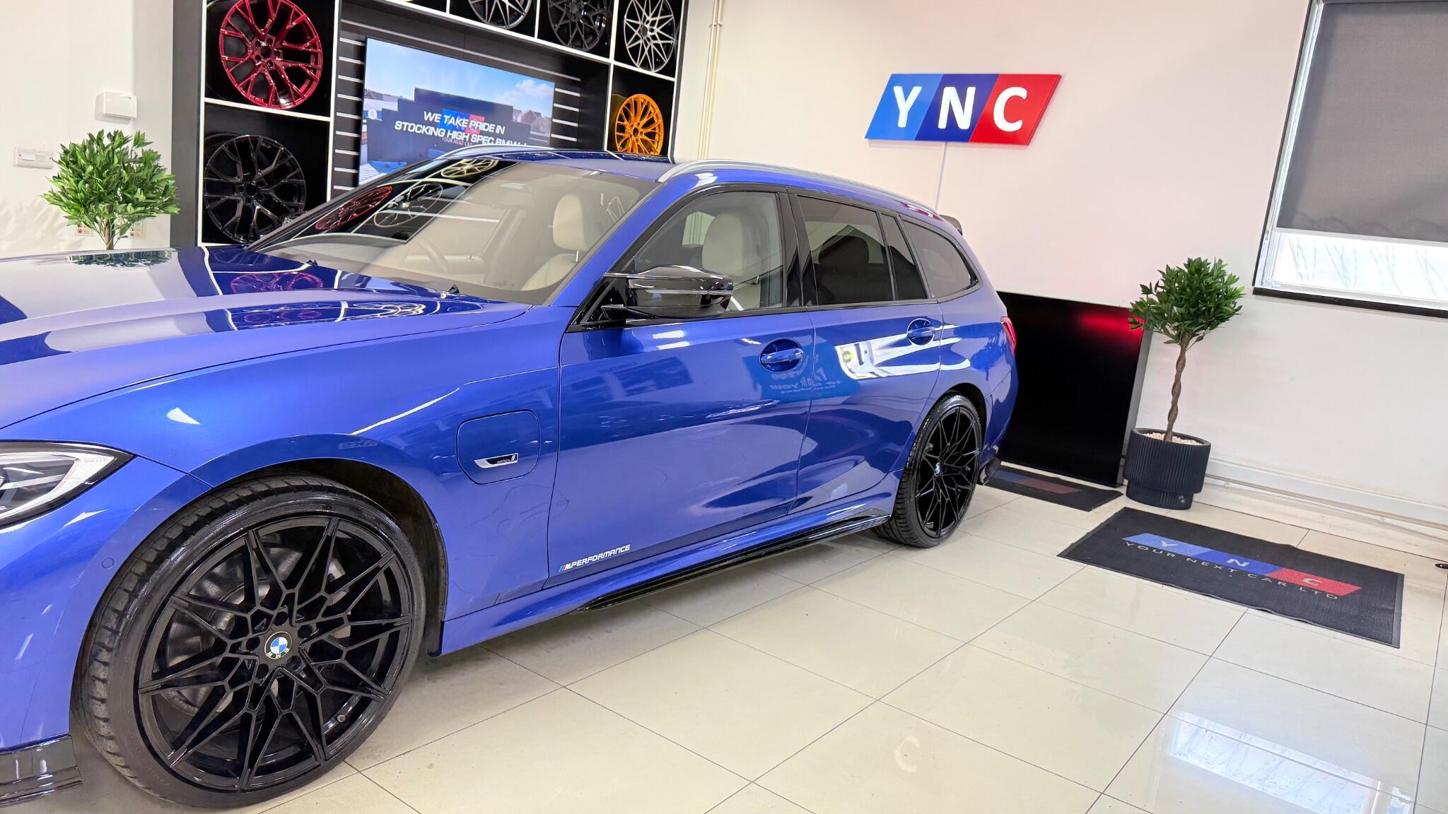 BMW 3 Series view 13