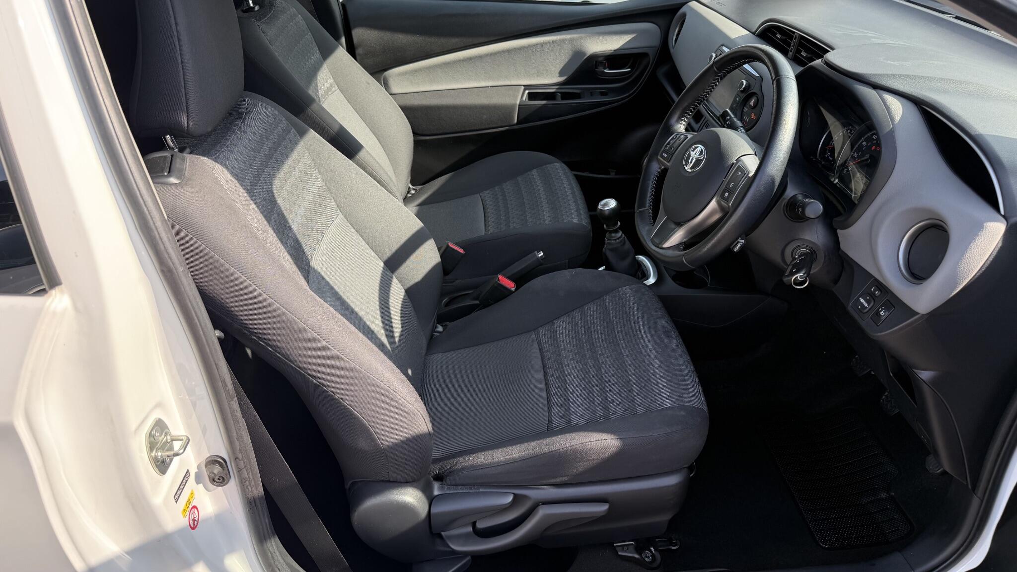 Toyota Yaris view 22