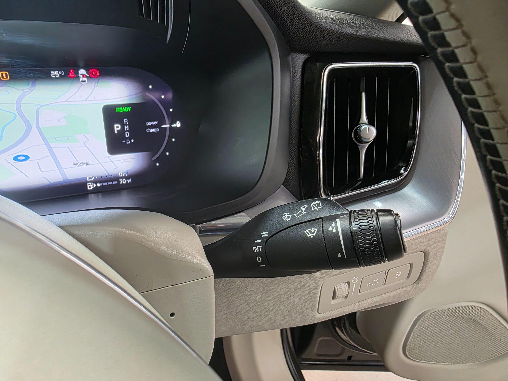 Volvo XC60 view 23