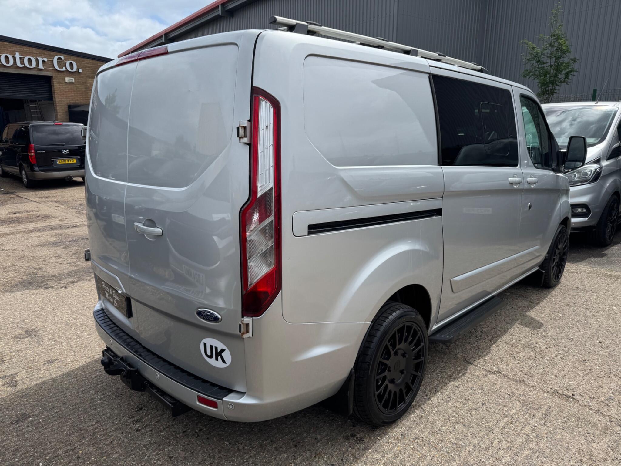 Ford Transit Custom view 16