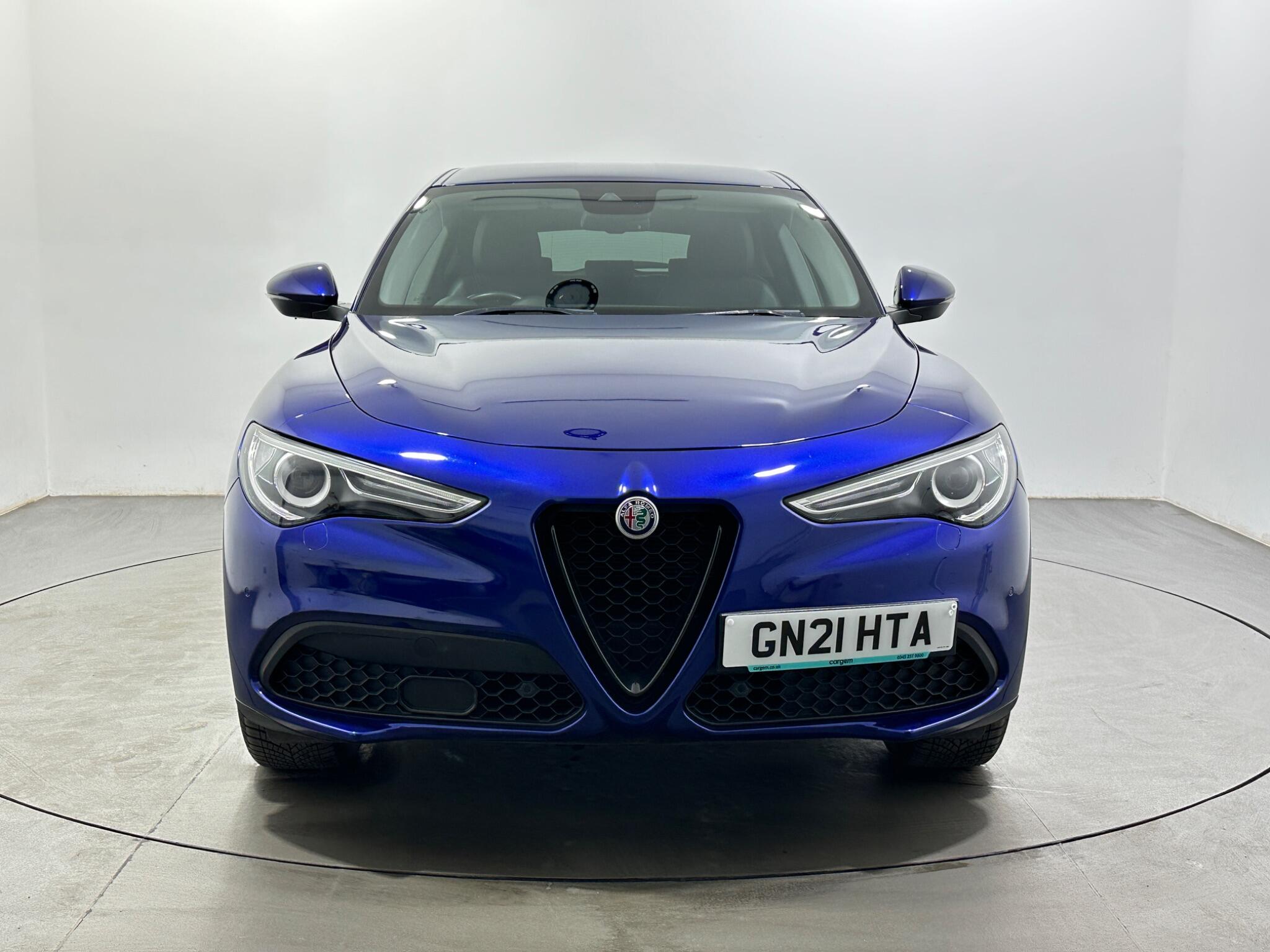 Alfa Romeo Stelvio view 3