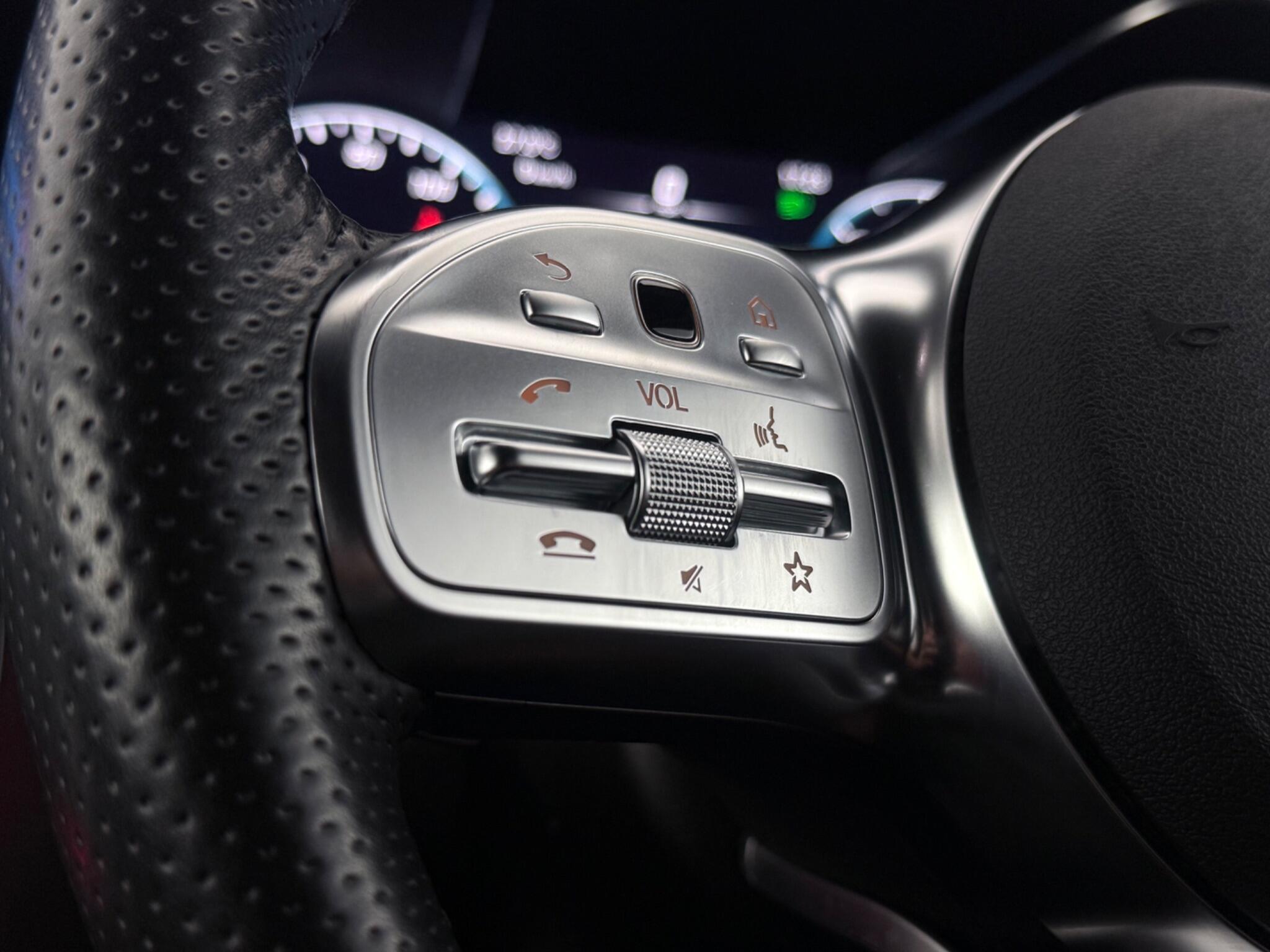 Mercedes-Benz GLC view 14