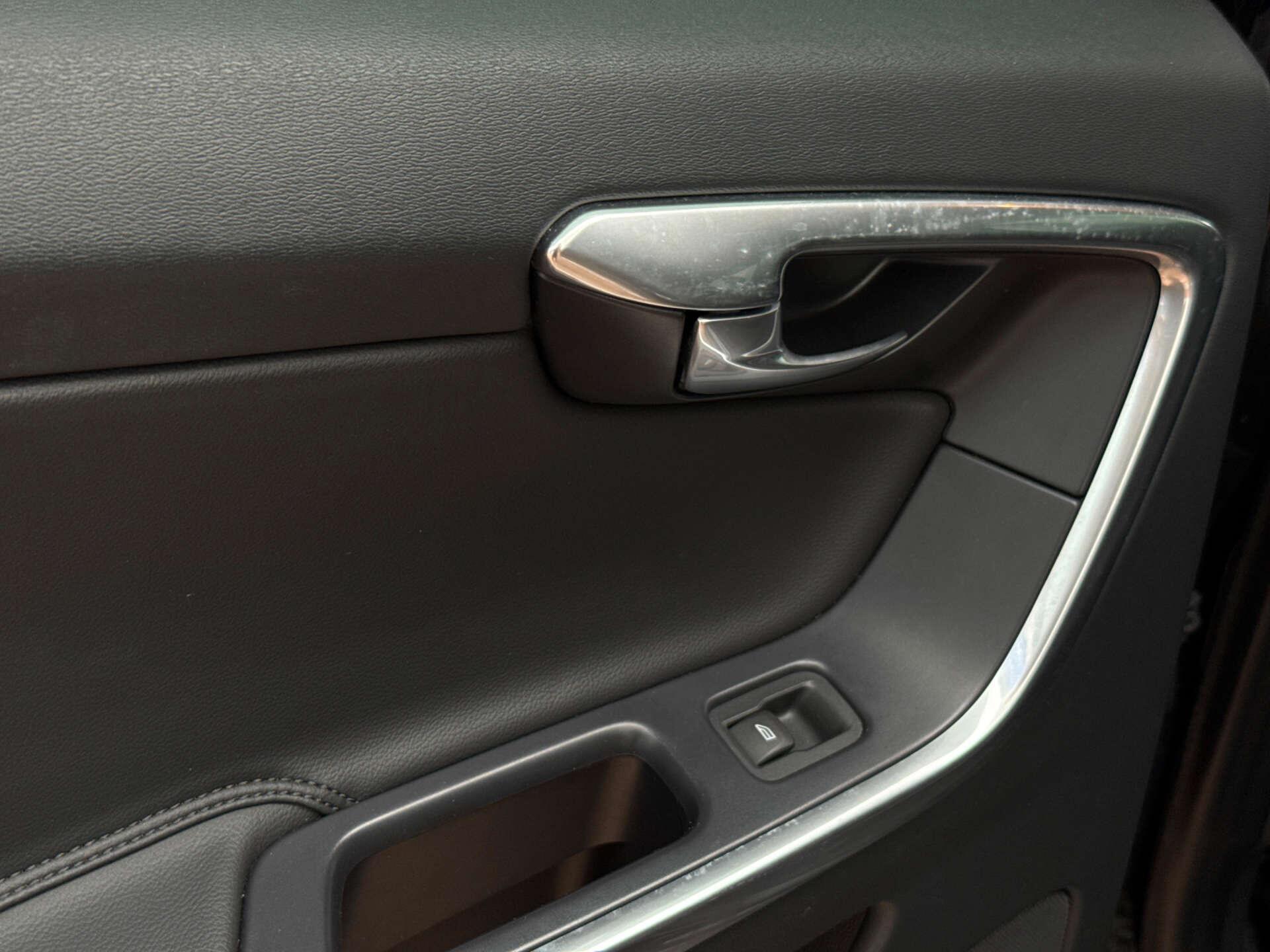 Volvo XC60 view 29