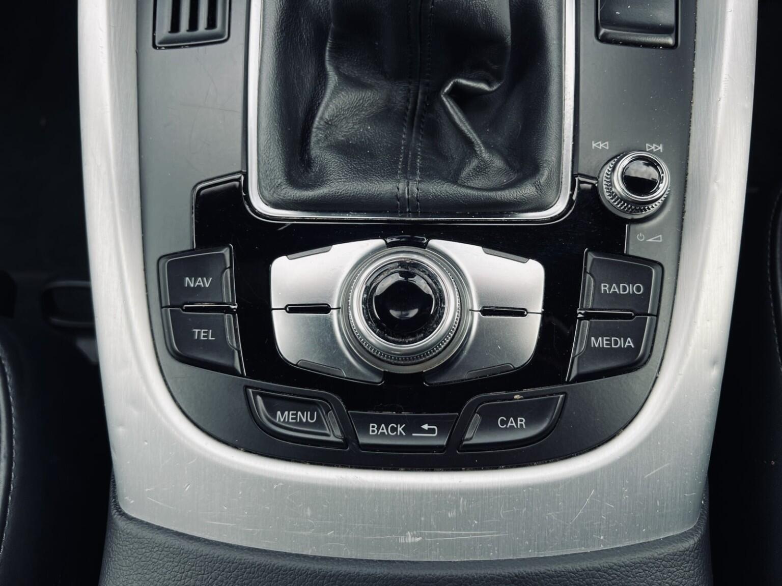 Audi Q5 view 24