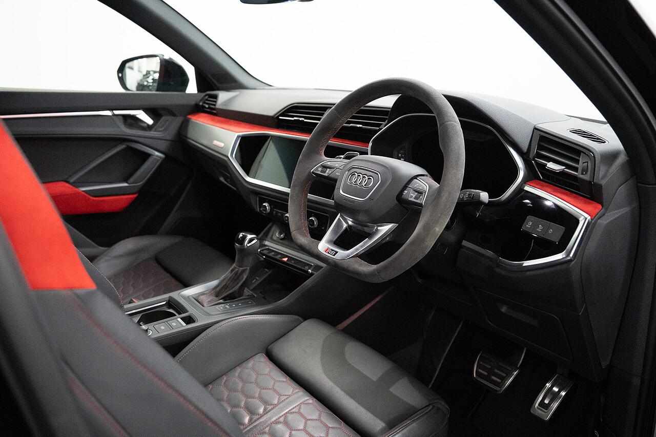 Audi RS Q3 view 7